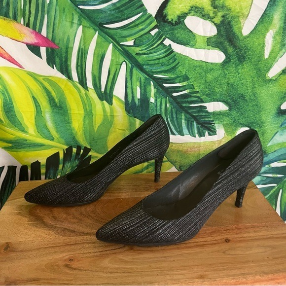 Stuart Weitzman 6.5M Lurex Black Silver Striped Preppy Designer Spring Pumps
