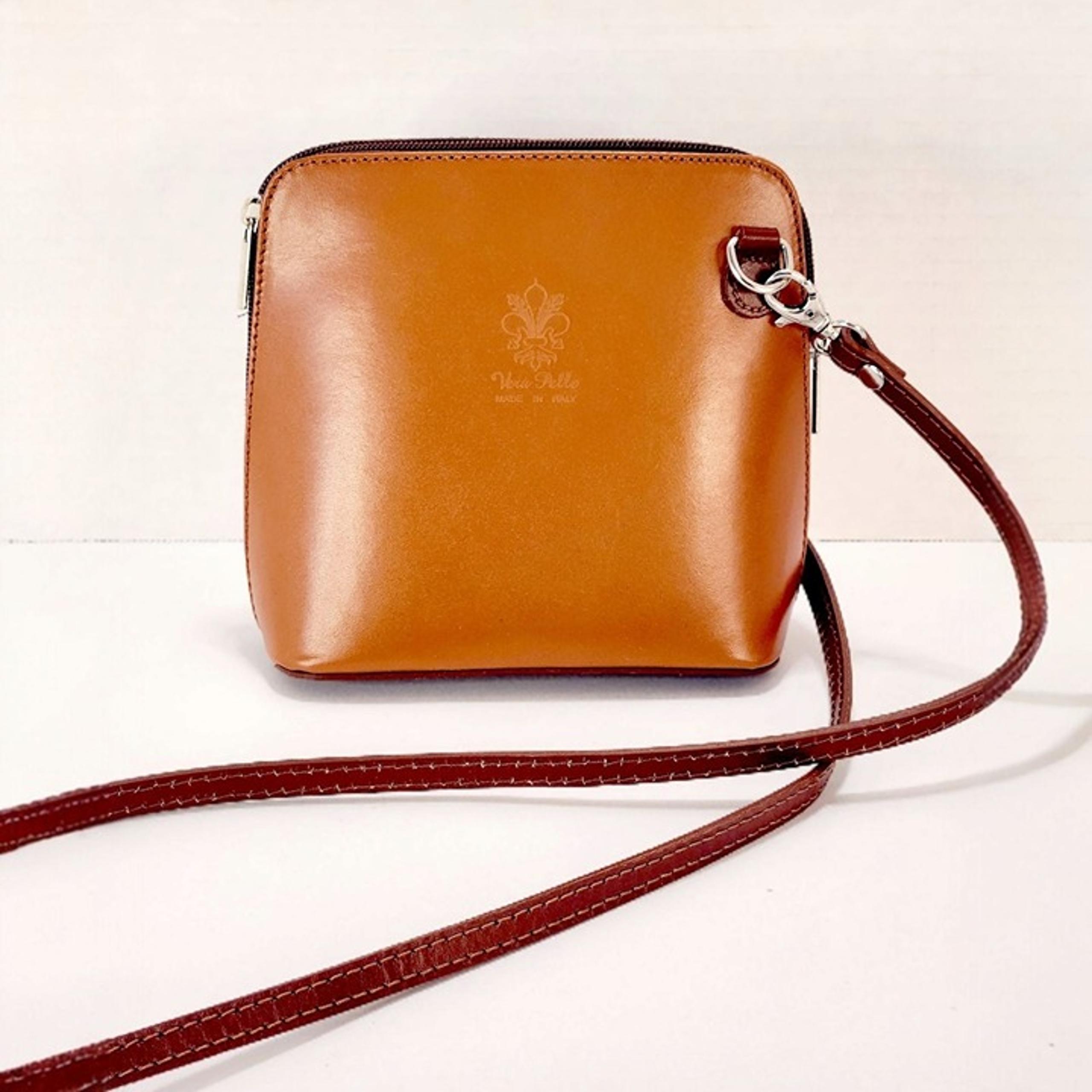 Vera Pelle Italian Leather Small Crossbody Bag Purse Two Tone Brown Italy 6.5"
