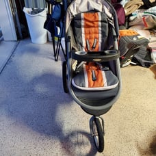 GRACO JOGGING STROLLER TRAVEL SYSTEM- REDUCED!!
