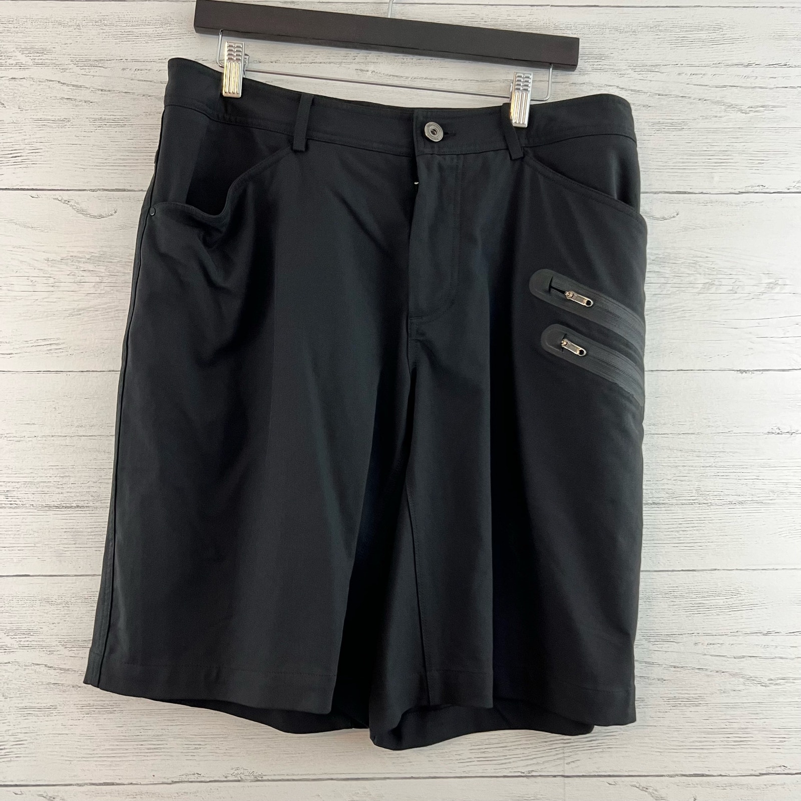 Lululemon Men's Cadence Shorts in Dark Gray Size 36