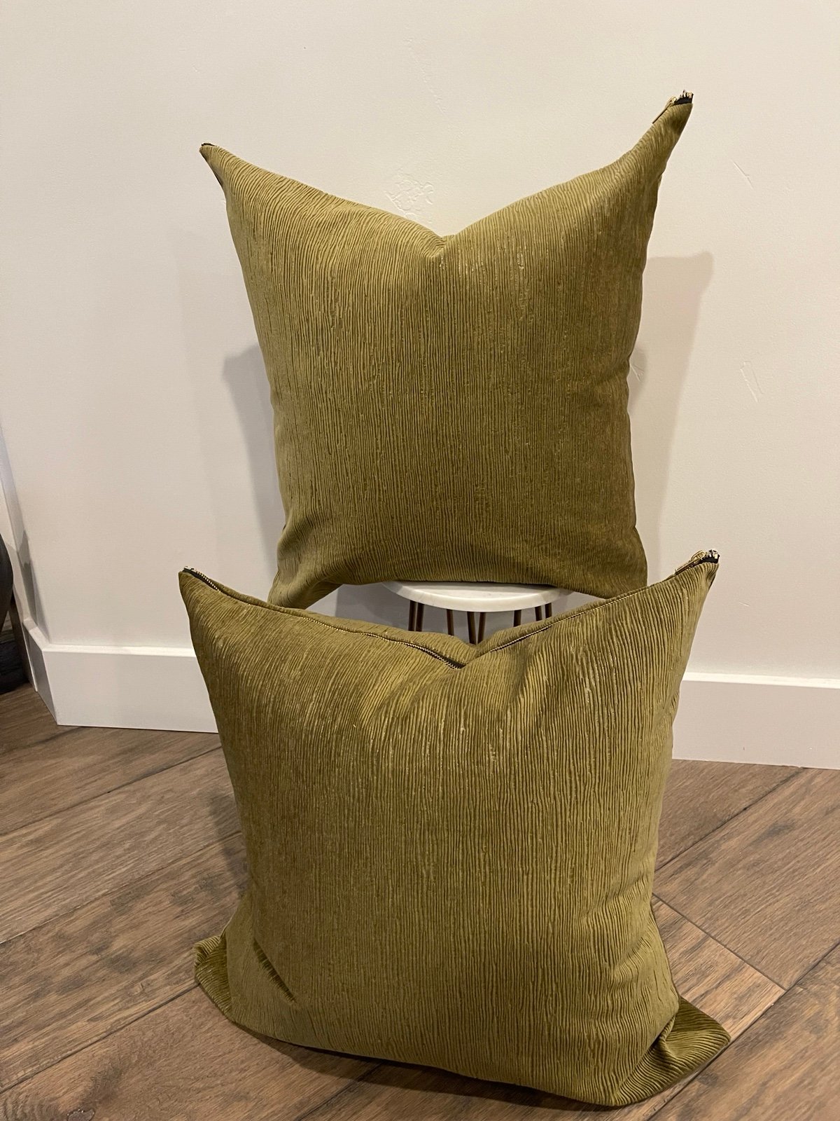 Set of 2 22x22 olive faux bois velvet pillow covers