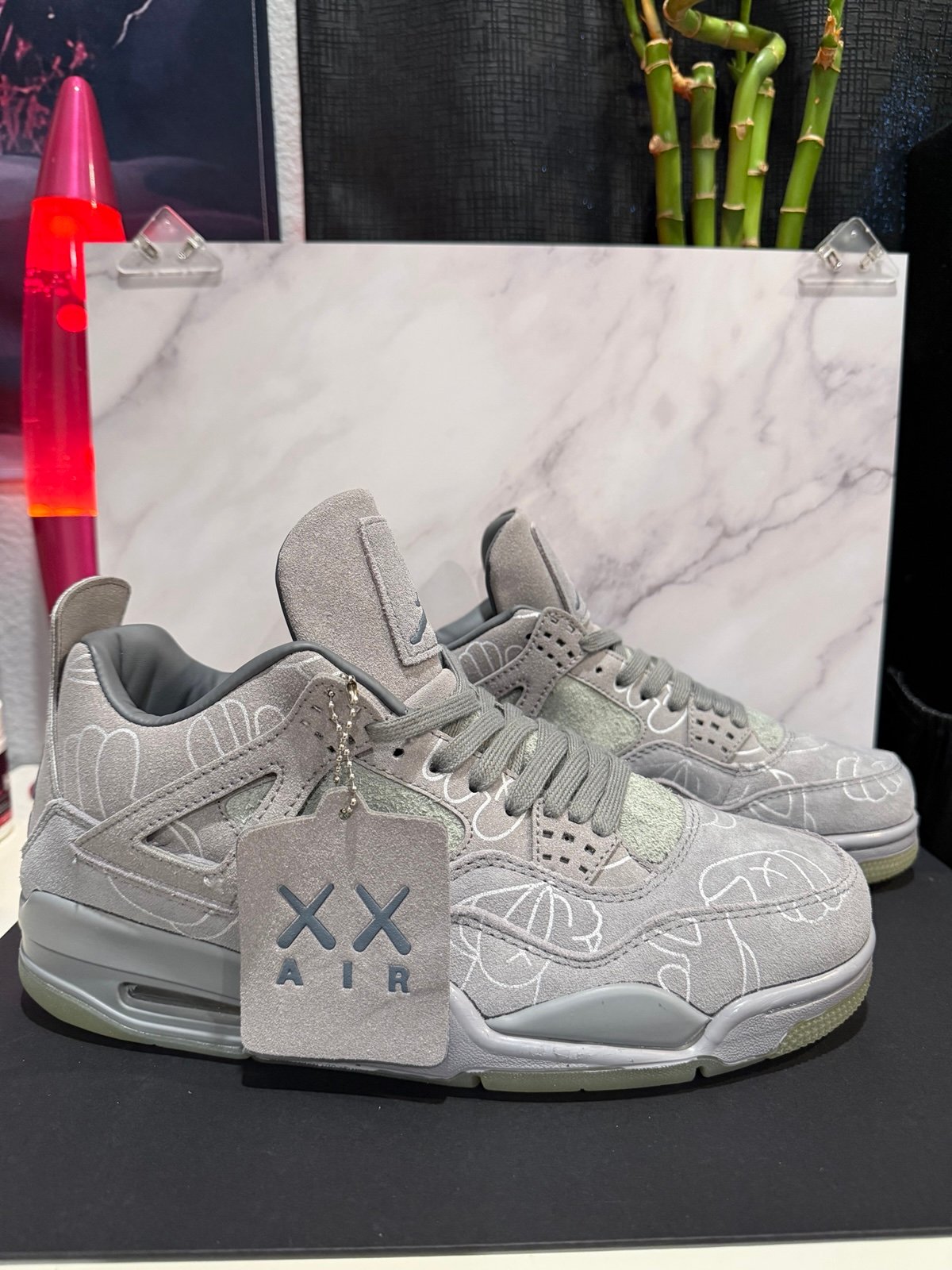 Jordan Retro 4 XX Kaws size 9