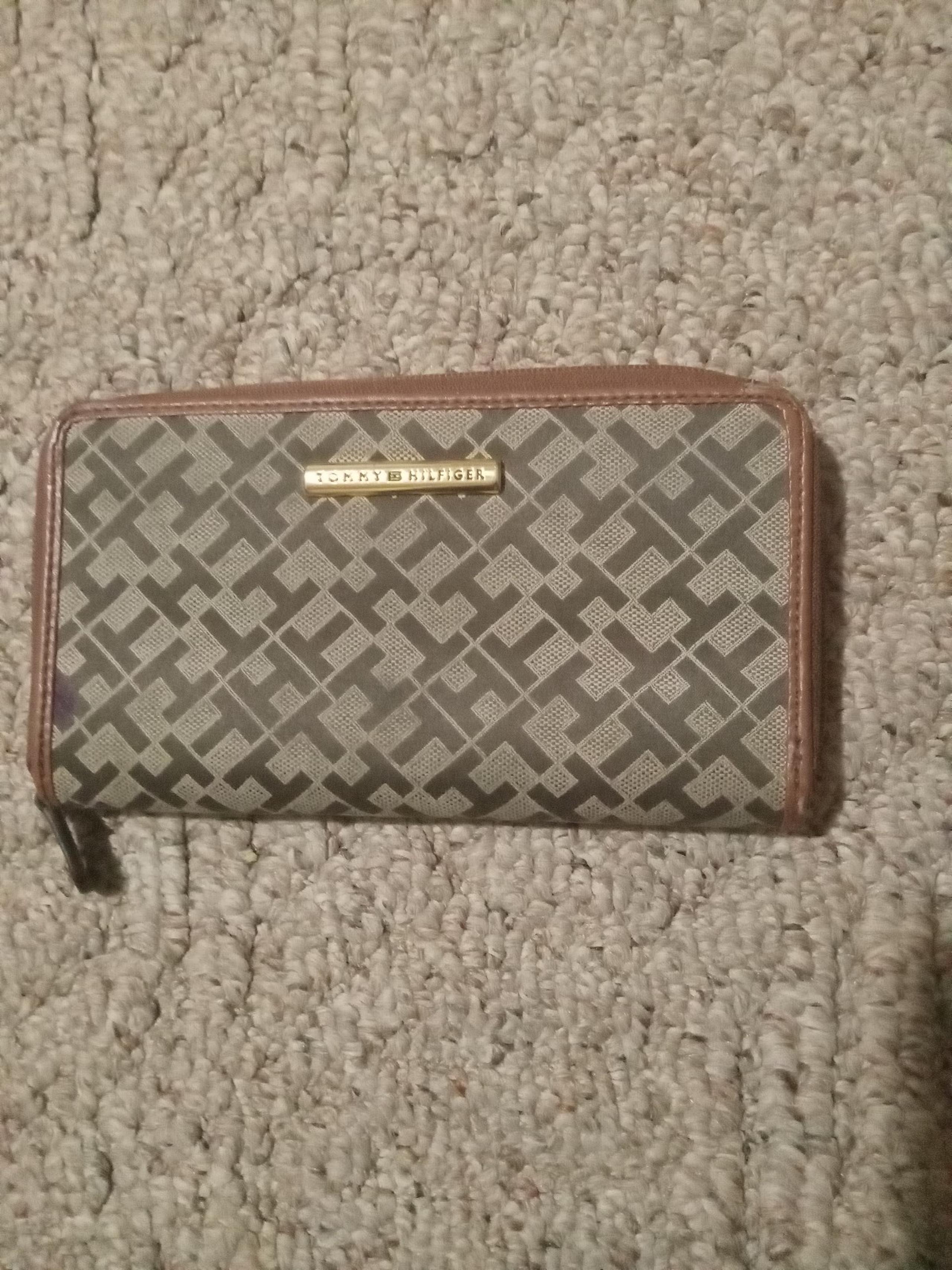 Tommy Hilfiger wallet women's