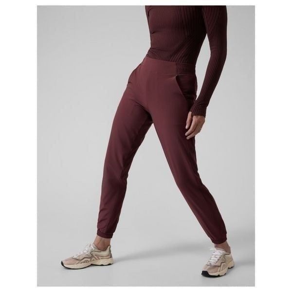 ATHLETA Brooklyn Lined Jogger size 4P 4 Petite