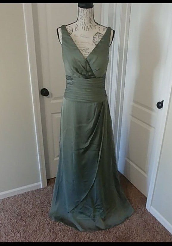 NWT Belsoie L1072 Celadon Vee Neck Bridesmaid Dress