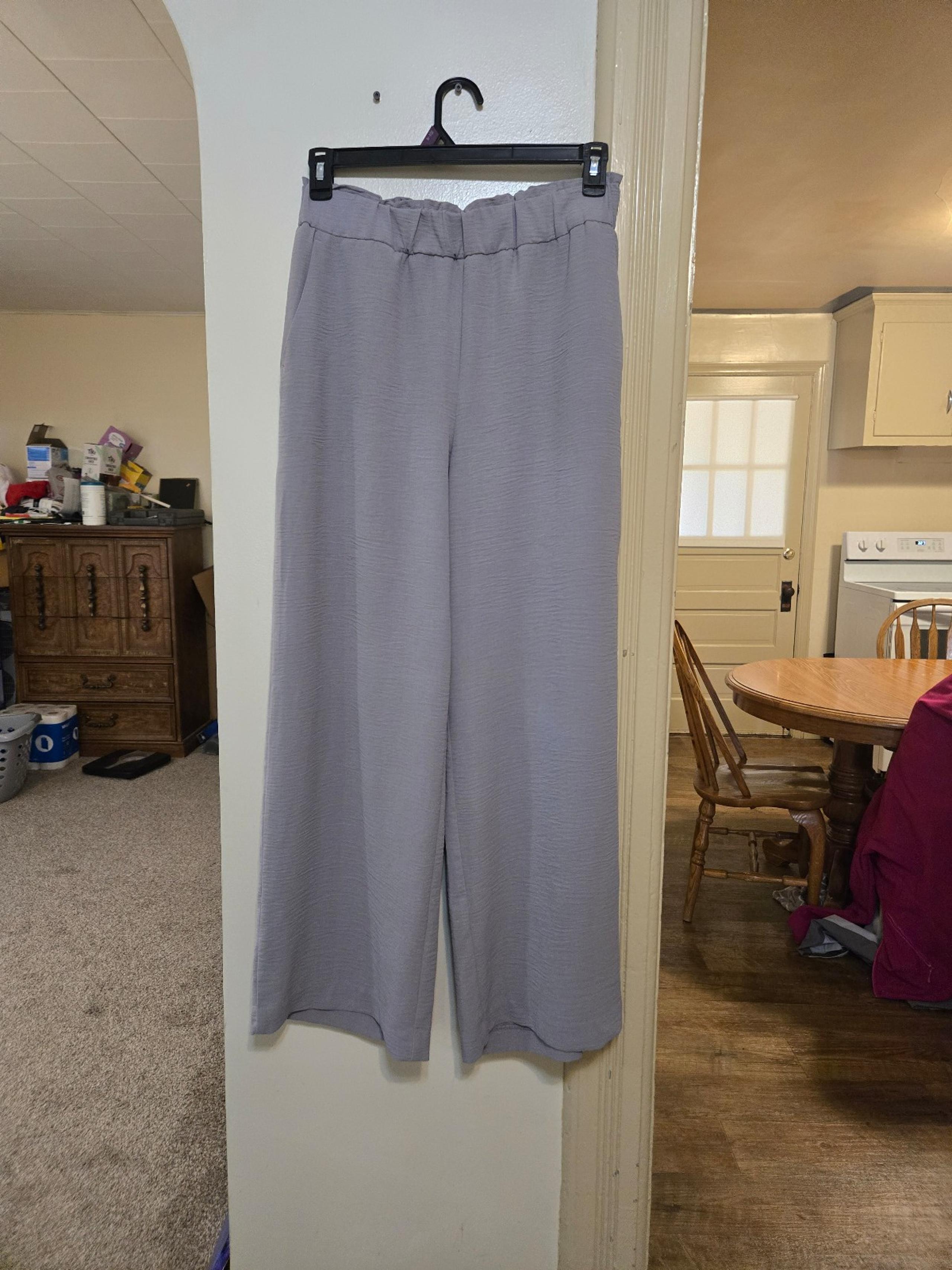 Hilary Radley stretchy grey dress pants size medium in great condition