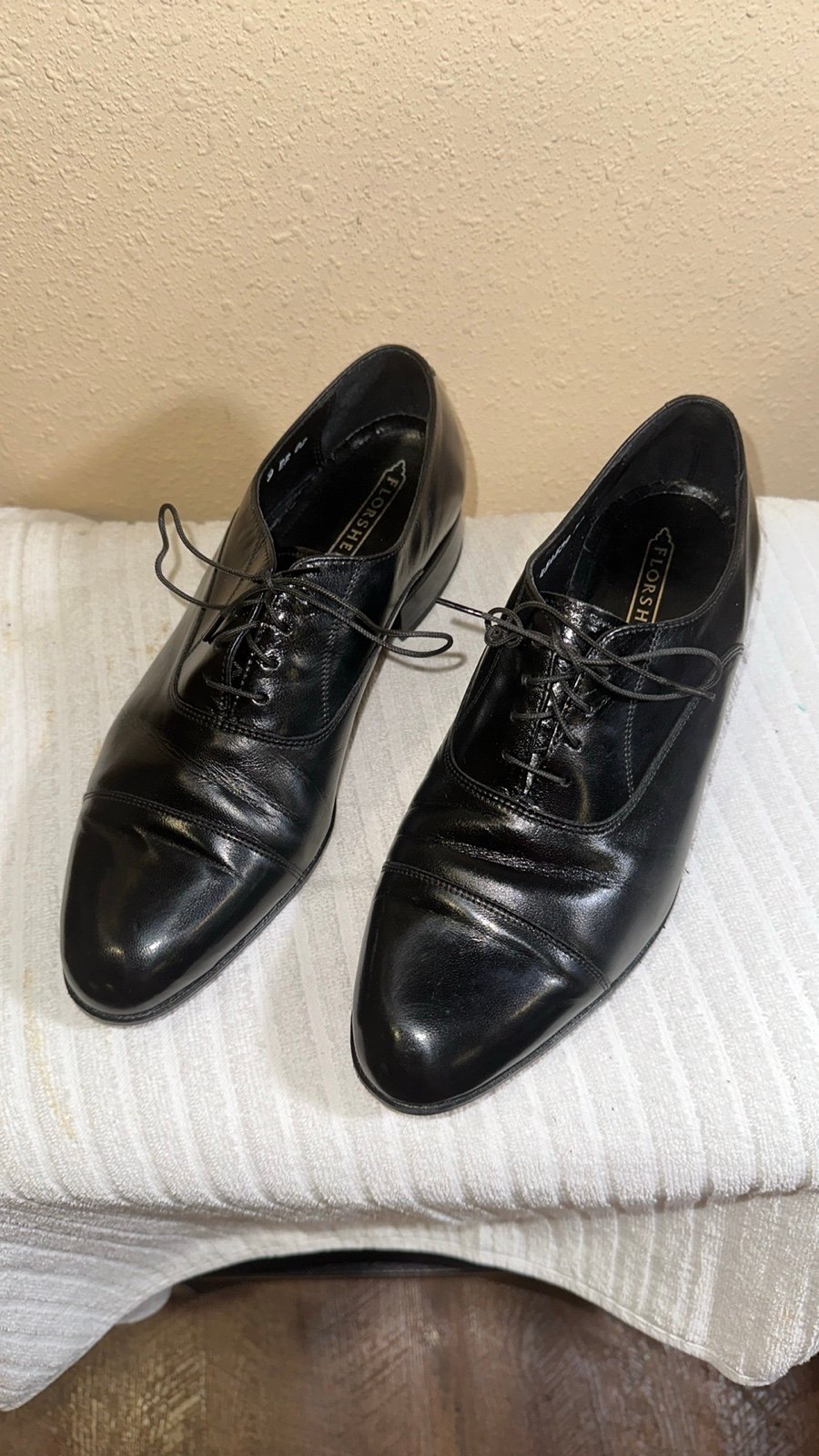 Florsheim dress shoes size 8