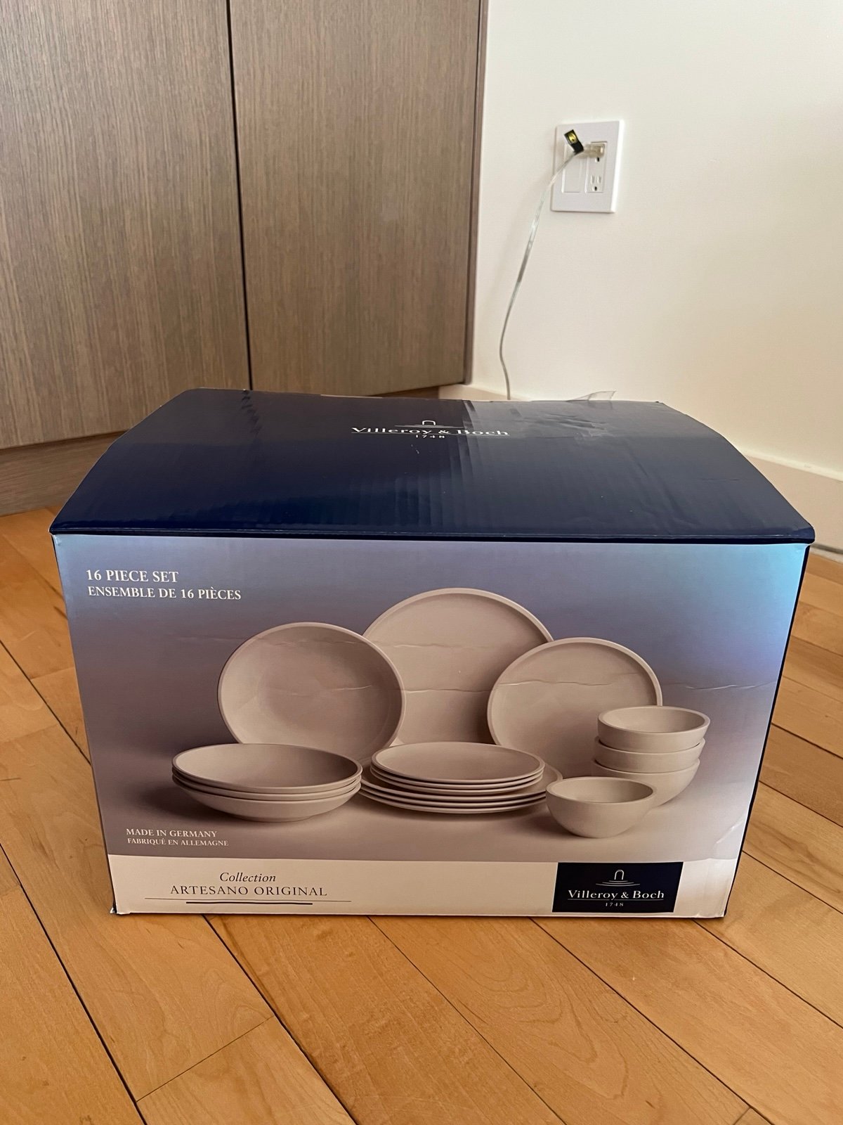 Artesano Villeroy & Boch Dinnerware set