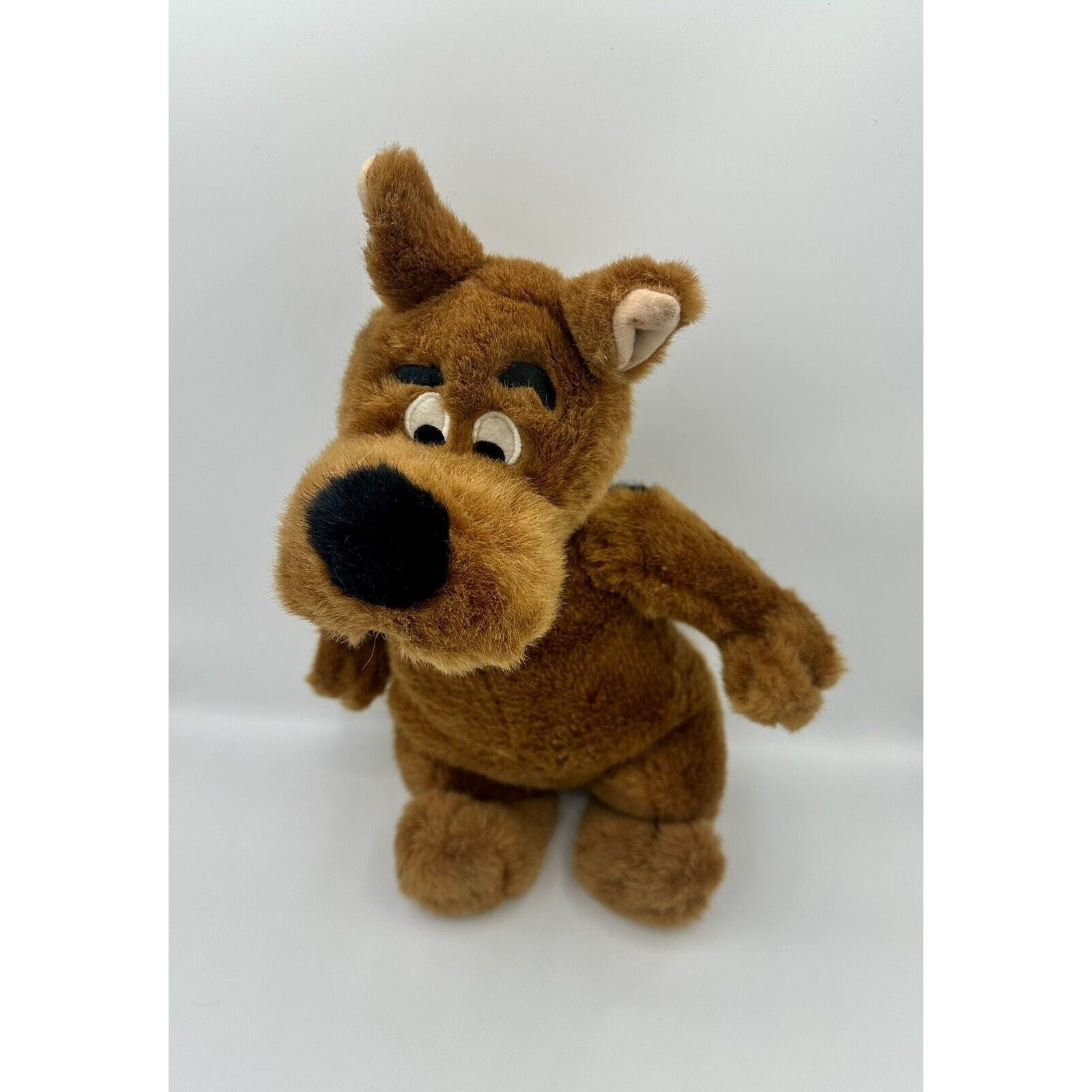 Vintage 1998 Warner Brothers Studio 16” Laugh & Shake Scooby Doo Plush Toy