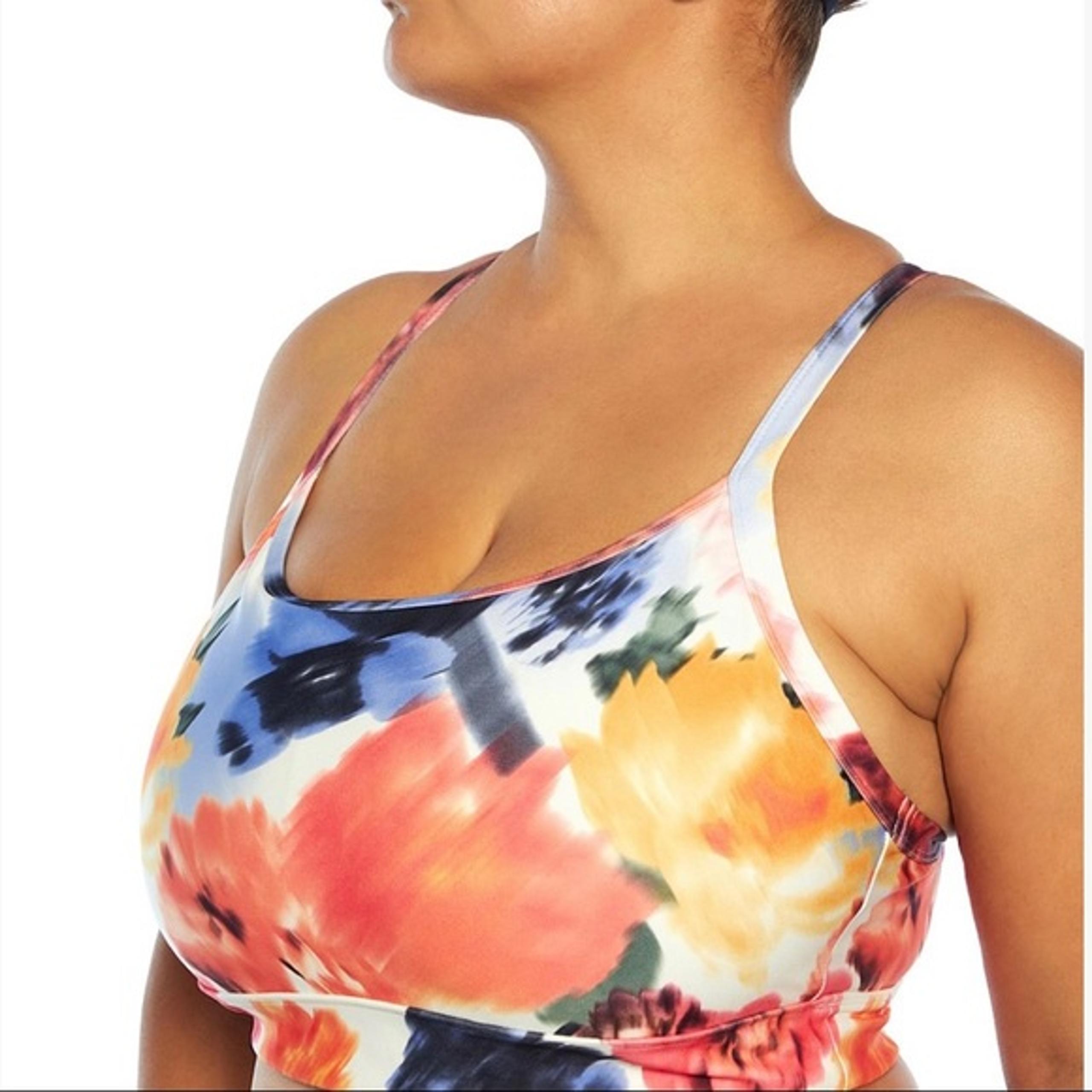 Active wear sports bra. Stretchy and colorful. Women’s plus. NWOT.