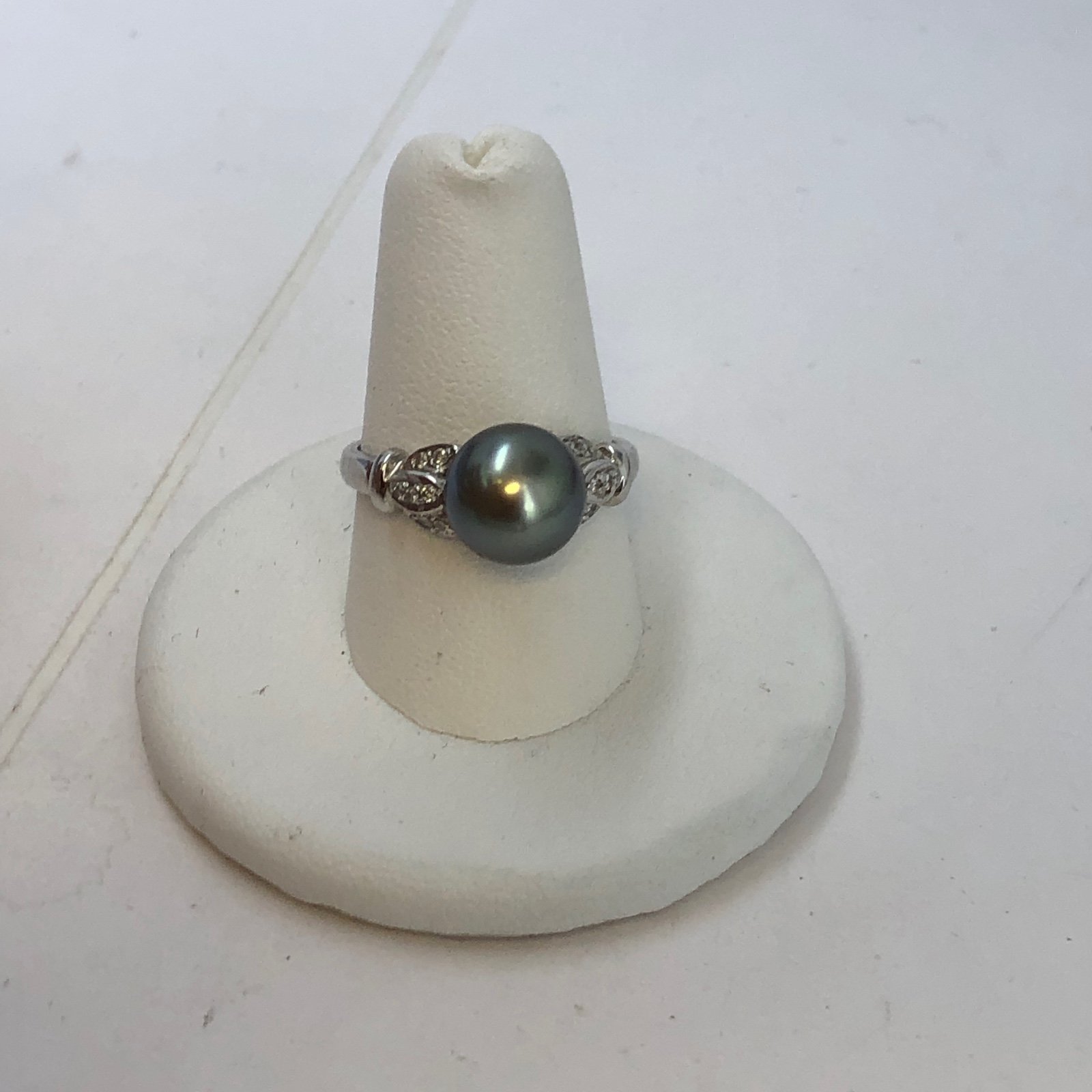 18k white gold Pearl & diamonds ring size 8 (1130222)
