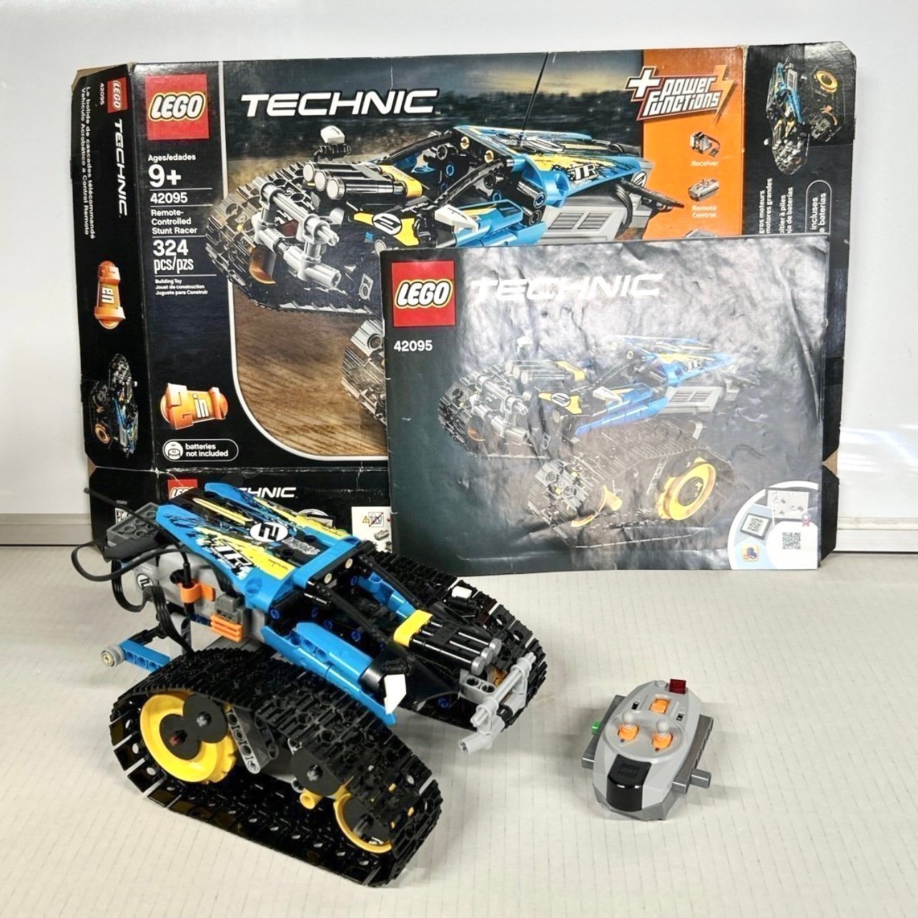 LEGO Technic RC Remote Controlled Stunt Racer **Read**