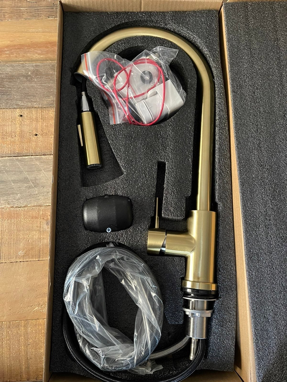 Kit hen touch faucet