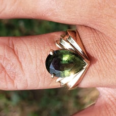 10k gold peridot ring size 7.5