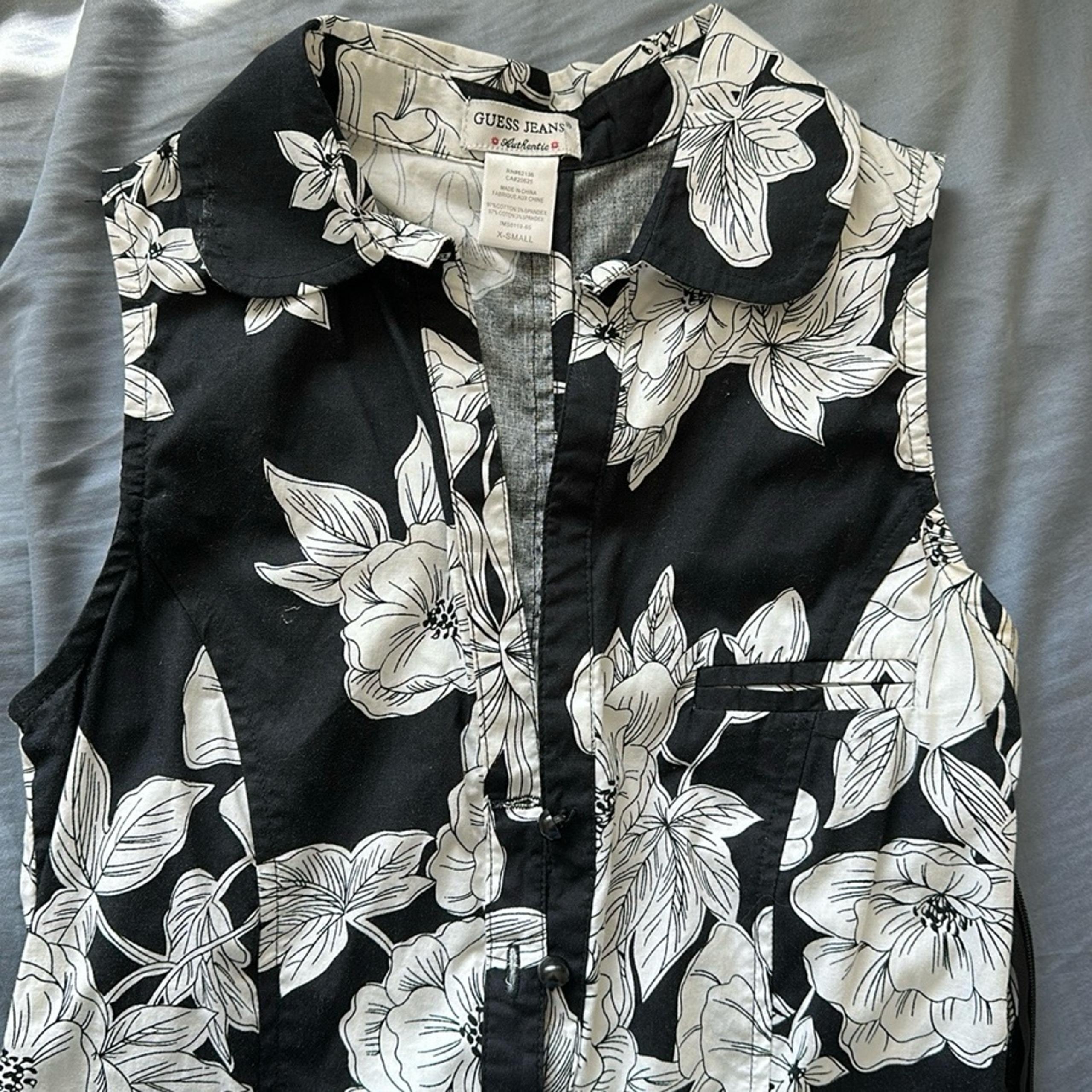 Women’s XS Black and White Floral Guess Jeans Authentic Dress Extra Small