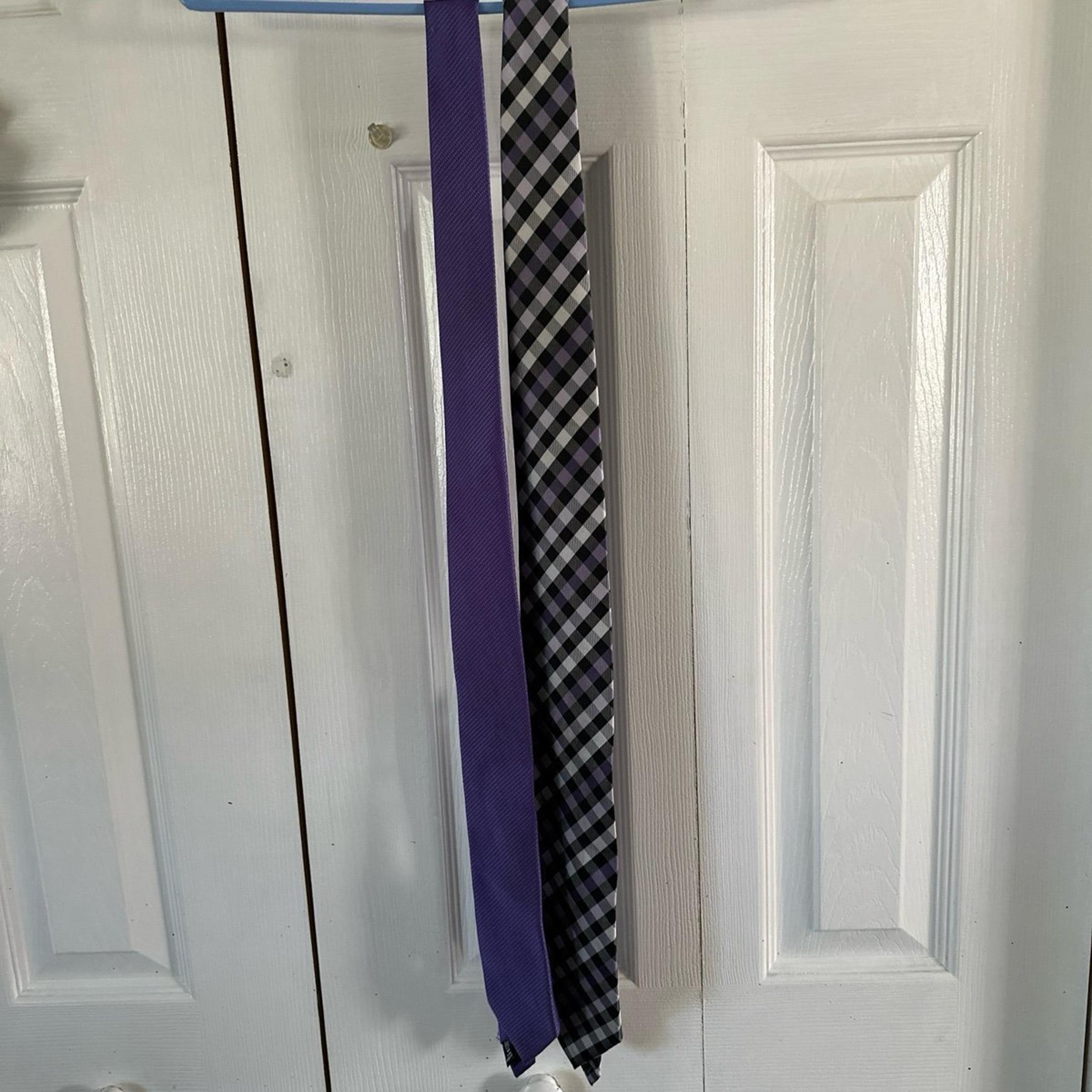 Bundle of 2 Ties