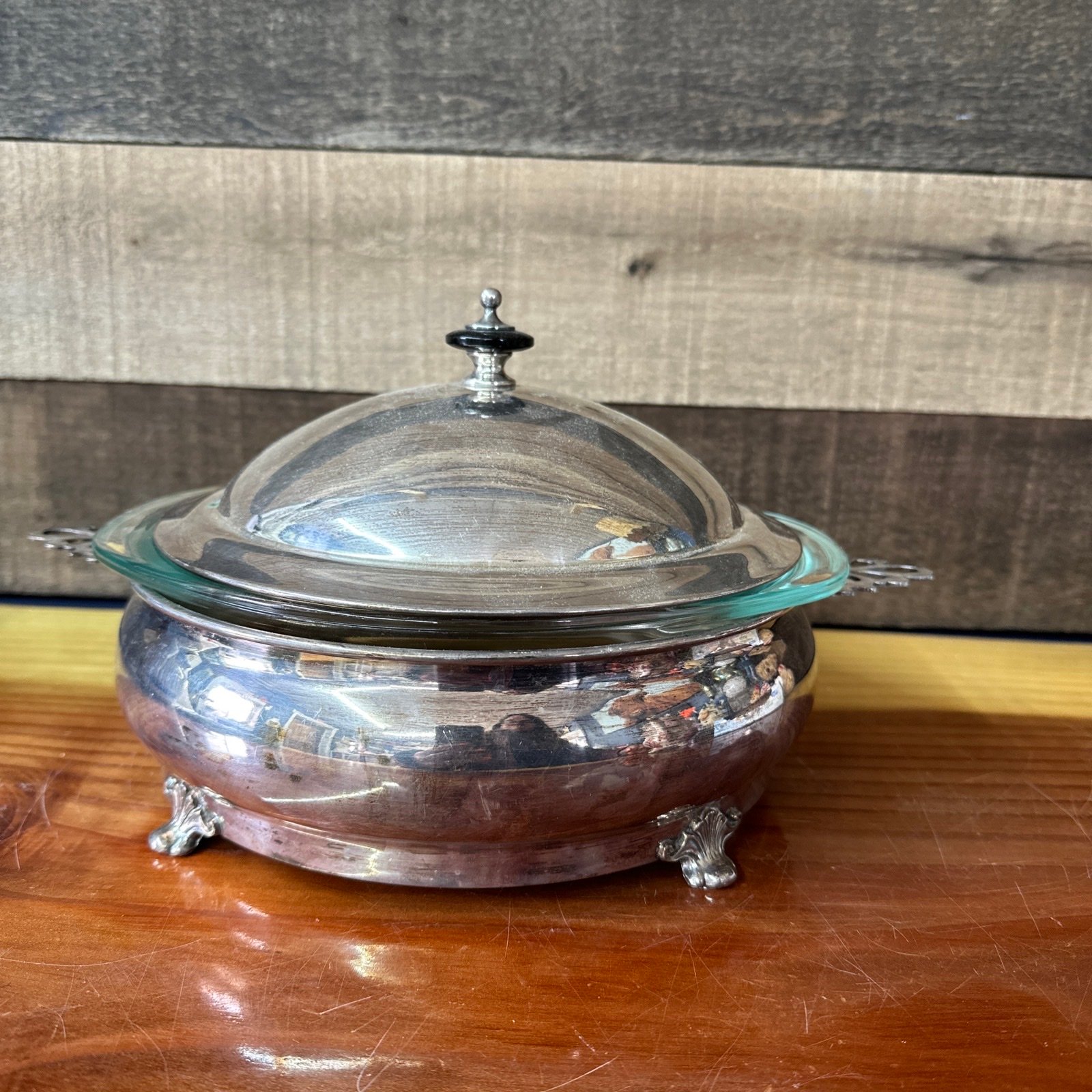 1.5 quart Pyrex dish with silver plated holder and lid