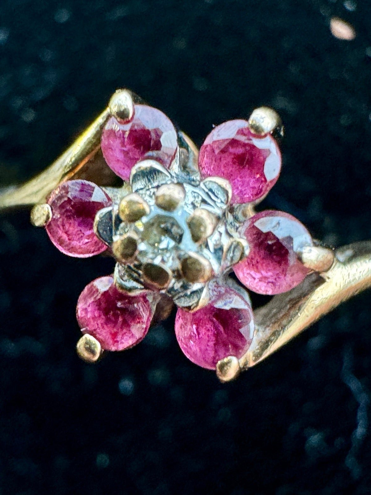 Rubies and Diamond / Solid 10K Gold / Size 4 / 1.2 grams / Tested