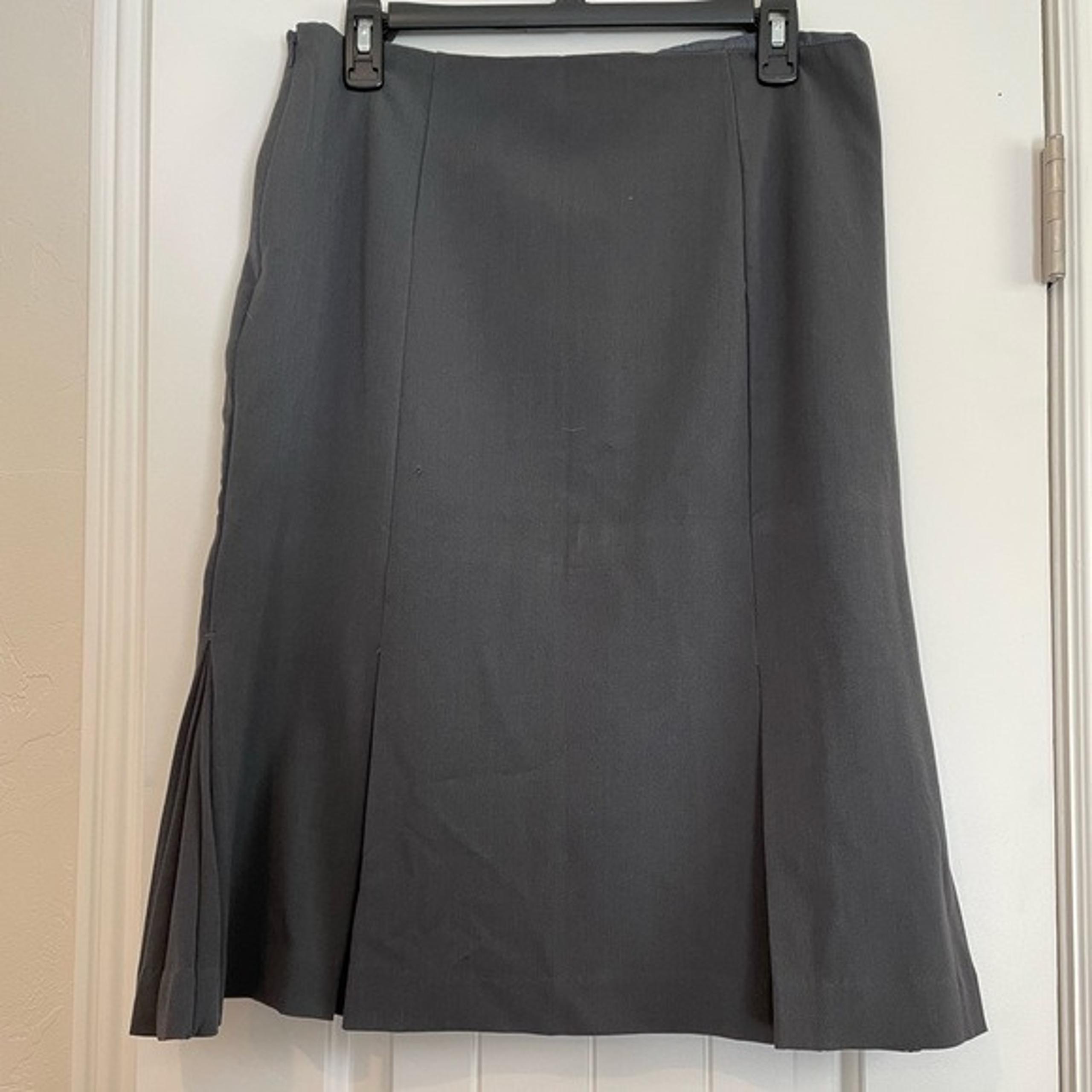 Gap Factory Skirt, grey, pleats, size 10