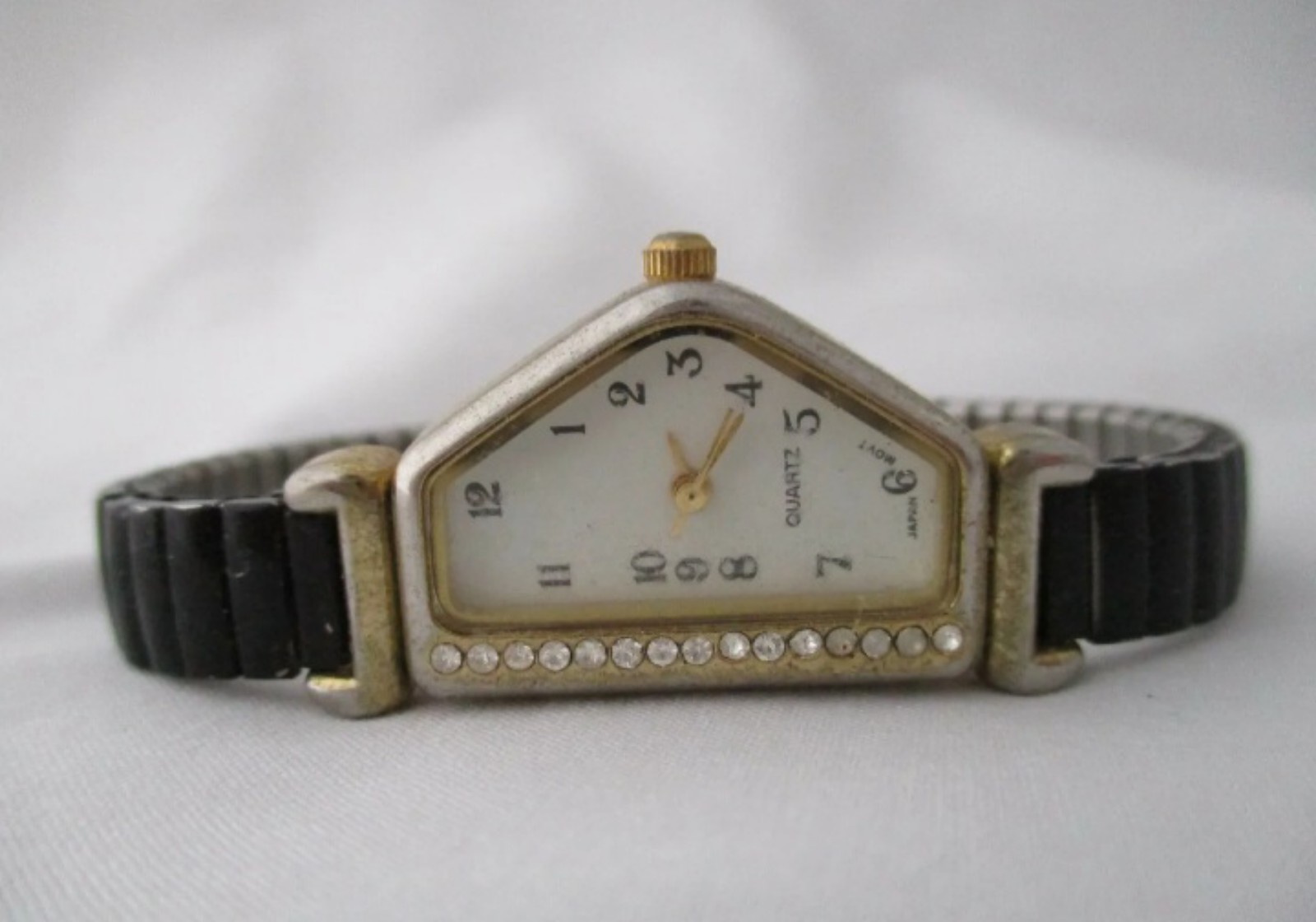 VINTAGE ANALOG COLLEZIO PIANO WOMEN'S WATCH .