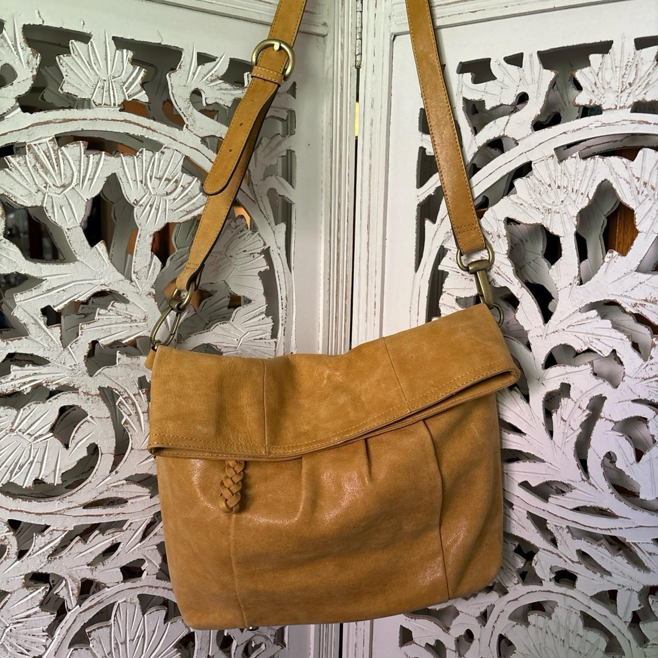 b.makowsky shoulder/crossbody bag*check out my other stuff and bundle !!