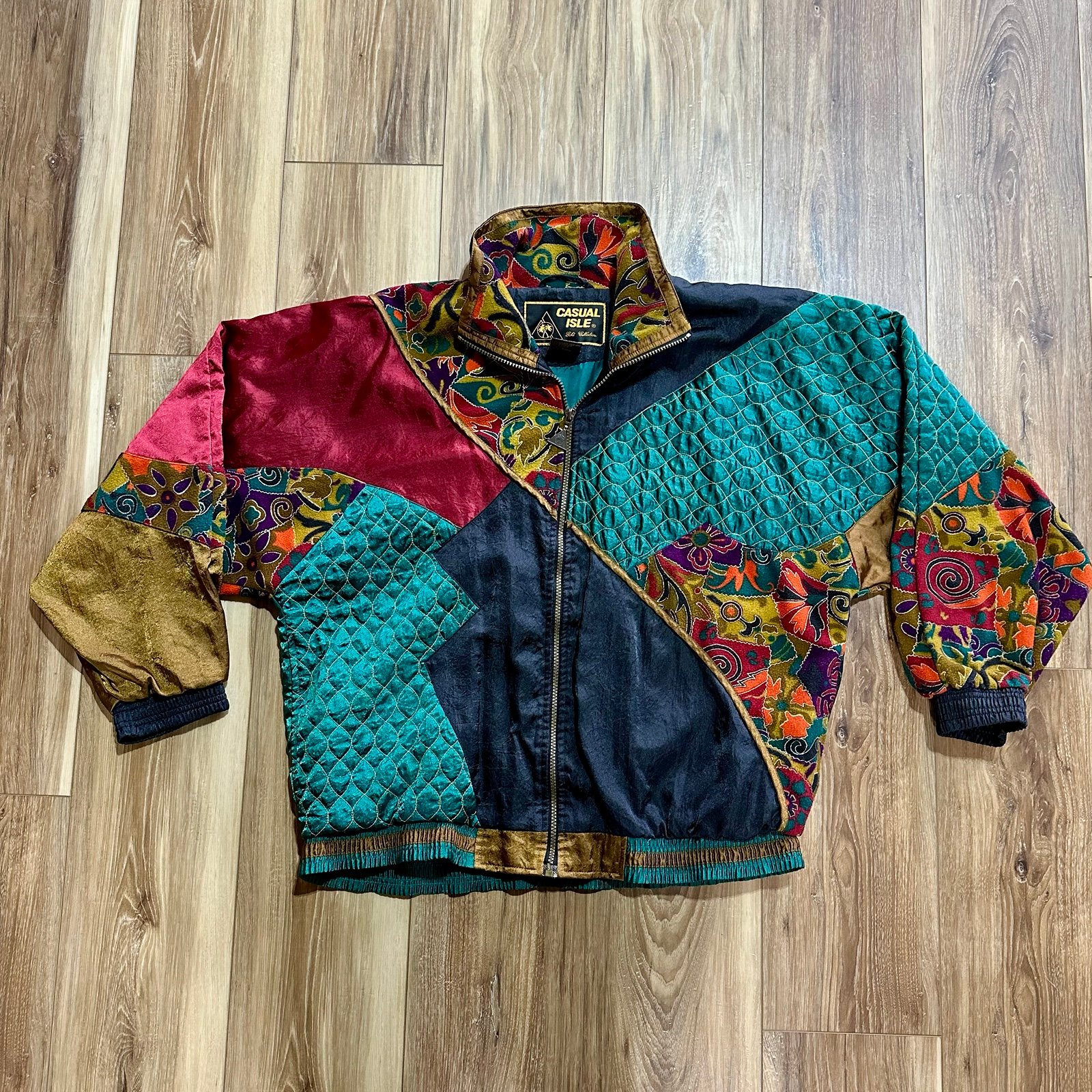 Vintage 80s 90s Casual Isle Gold Collection Colorful Pattern Windbreaker Jacket