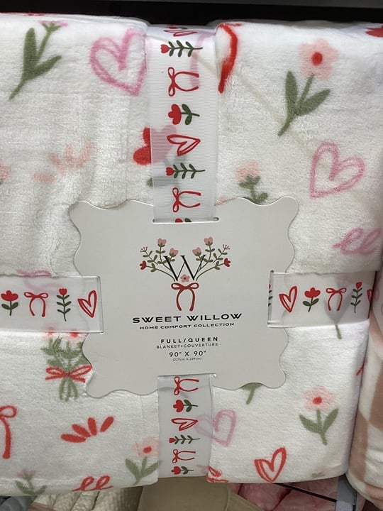 New Sweet Willo Throw Blanket - full/queen 90”x90”