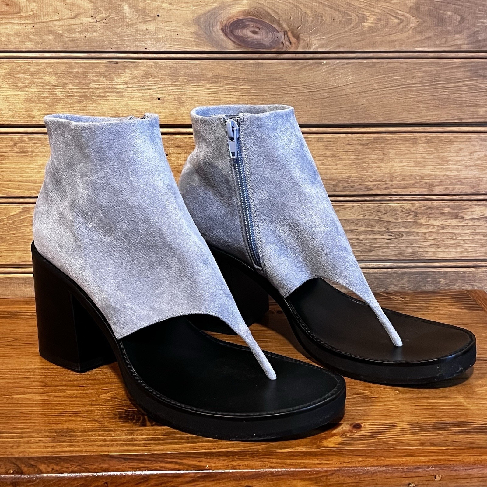 Jeffrey Campbell Women’s Size 9M SHOW SAMPLE Trust Faux Blue Suede Boot Thongs