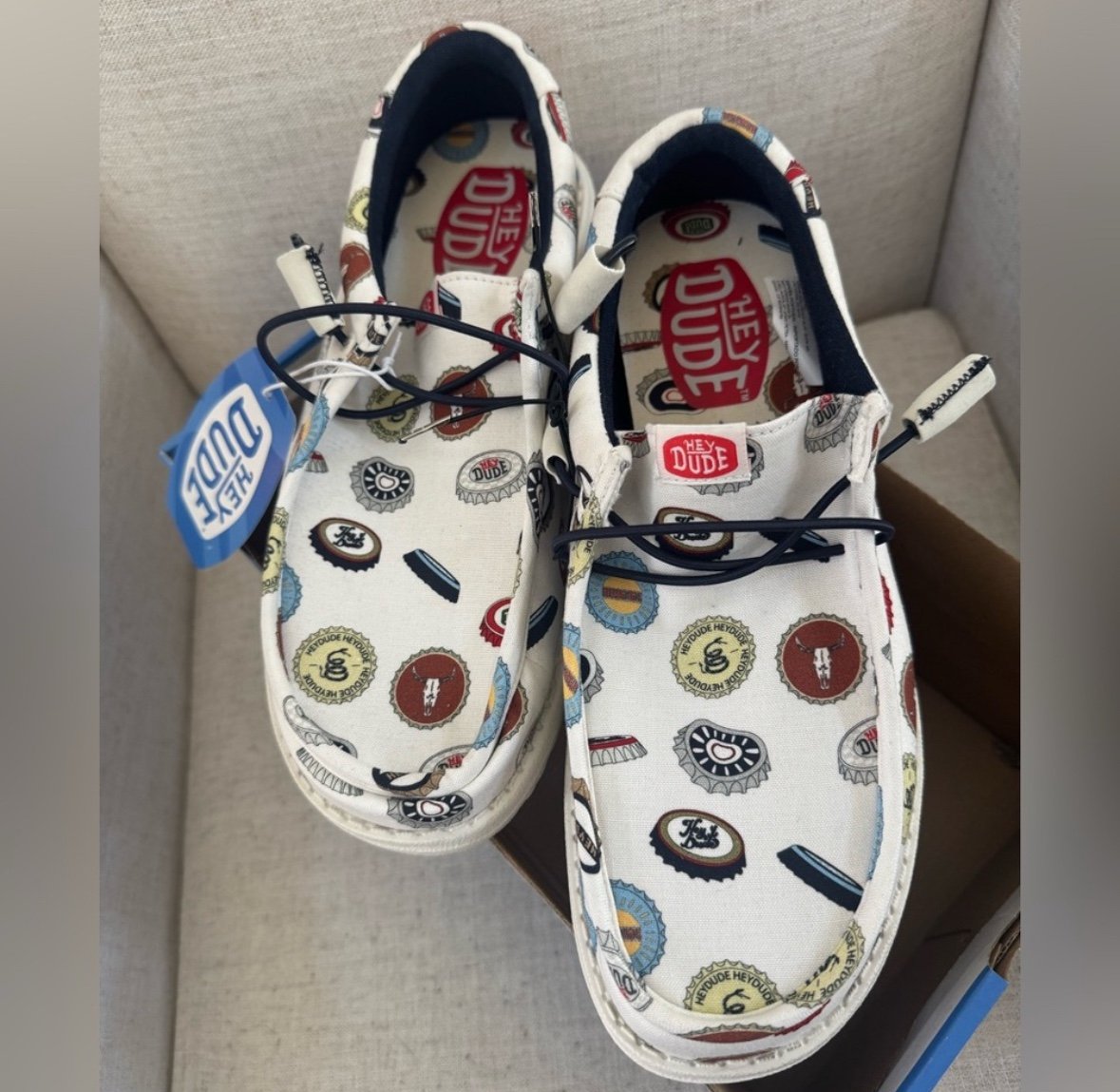 NEW Hey Dude Wally Mens Spring Breaker Beer Bash Bottle Caps 41285-90H Sz 9