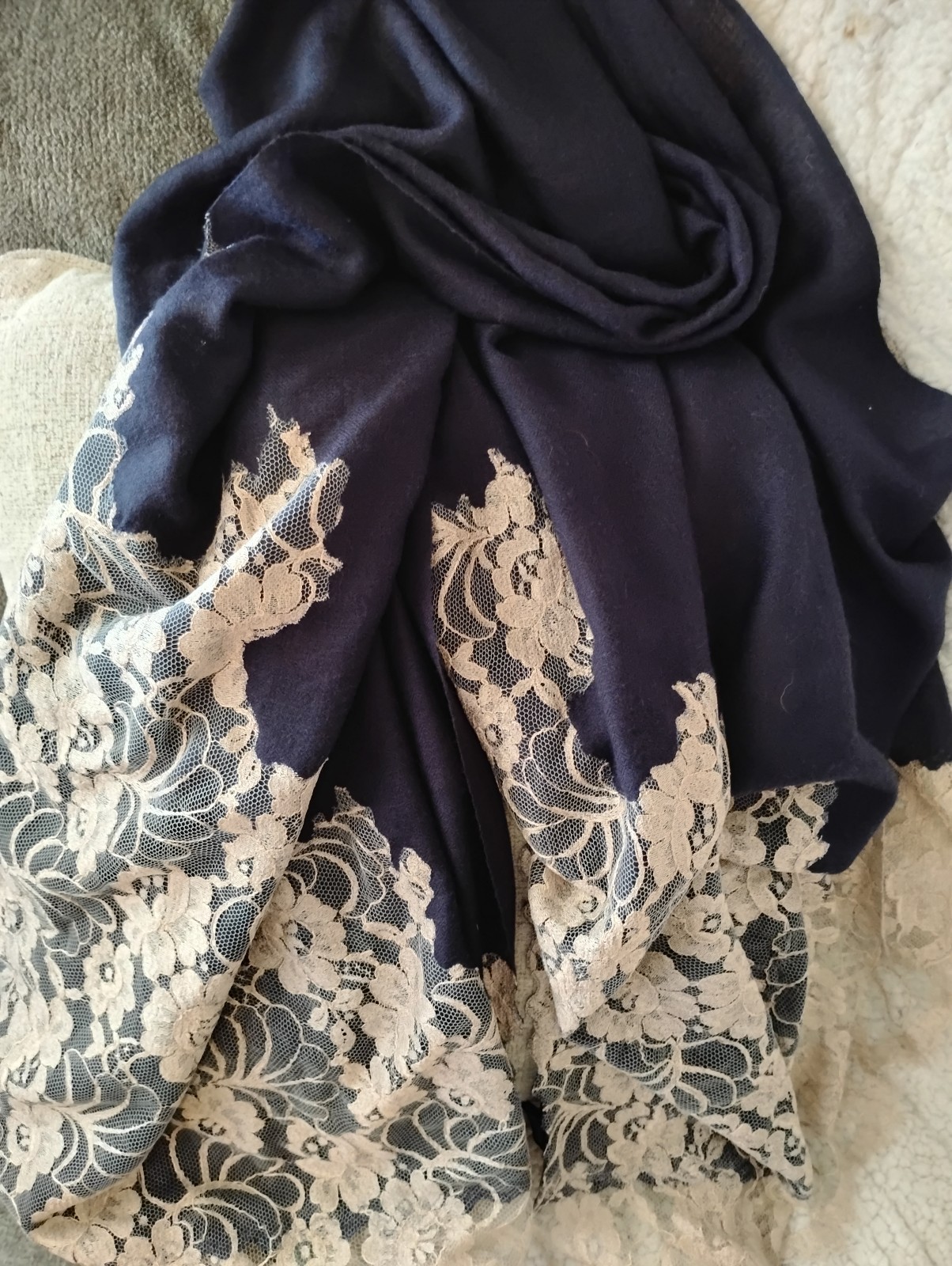 100% Cashmere and Lace Janavi Indian Scarf