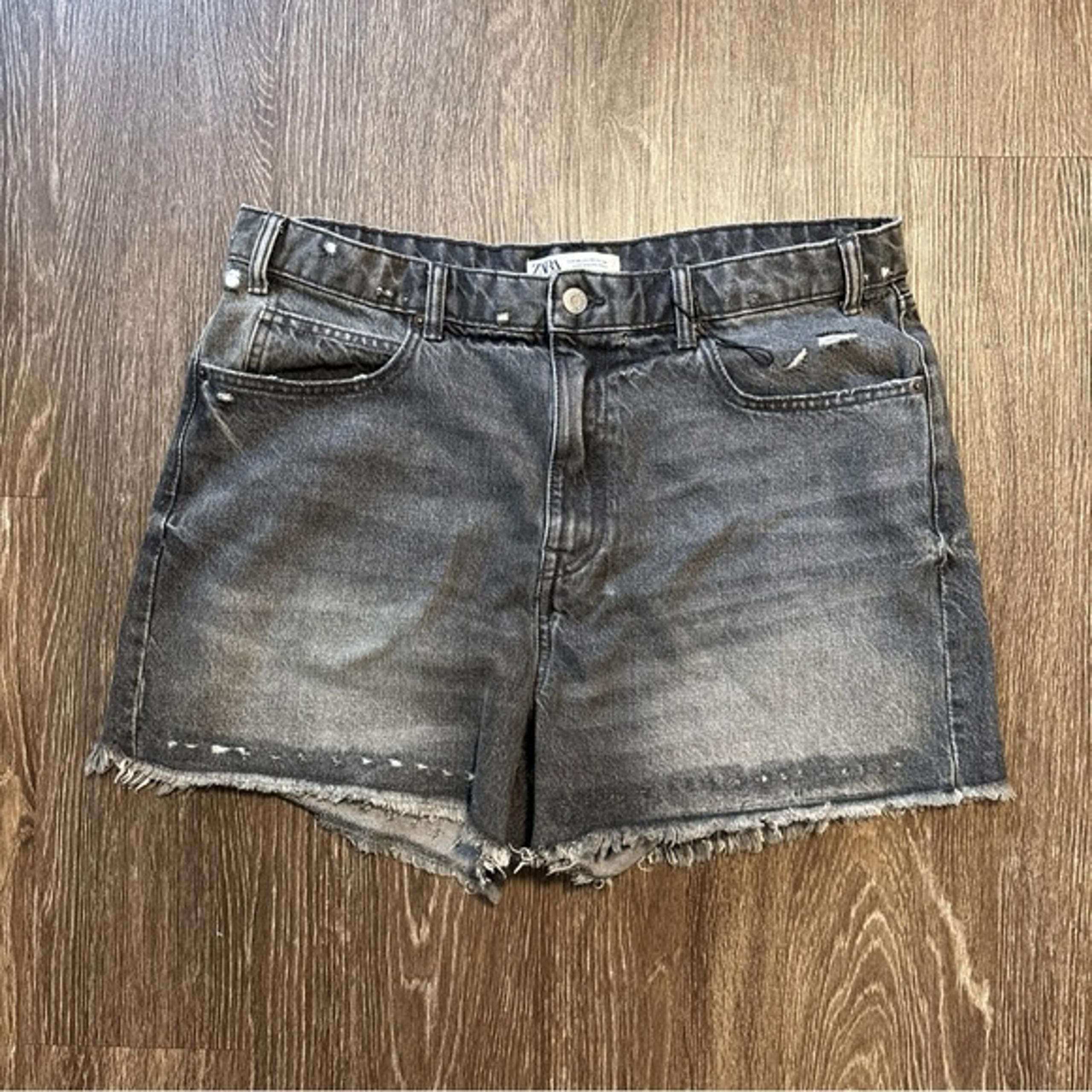 ZARA Women’s 1985 Crop Short Denim Shorts Size 36 High Rise Raw Hem Black Summer