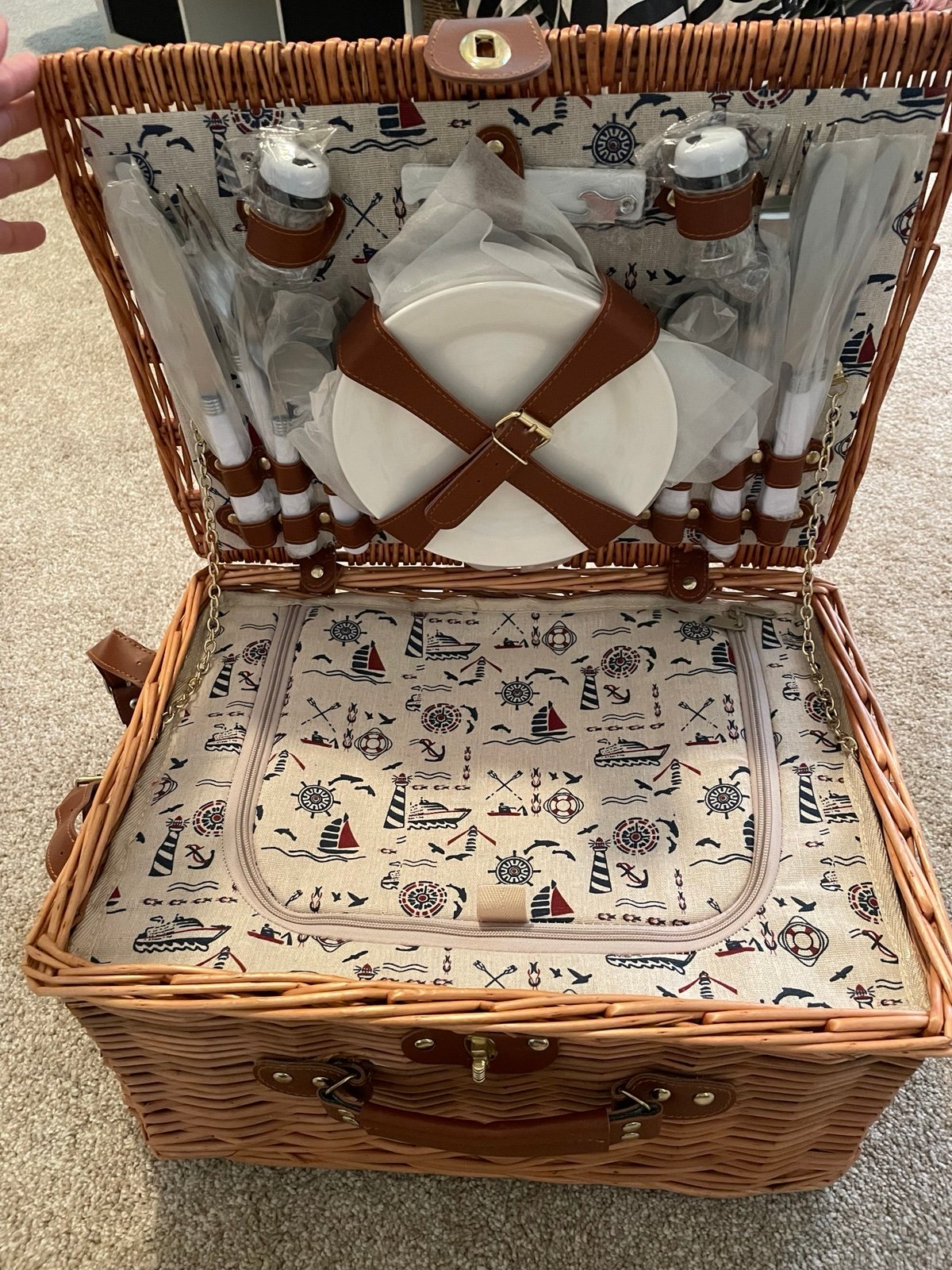 Picnic Time Wicker Picket Basket for 4