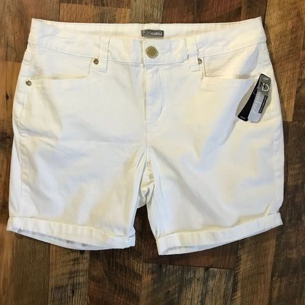 New Directions white mid rise Shorts SZ 12 Bermuda walking shorts New with tags