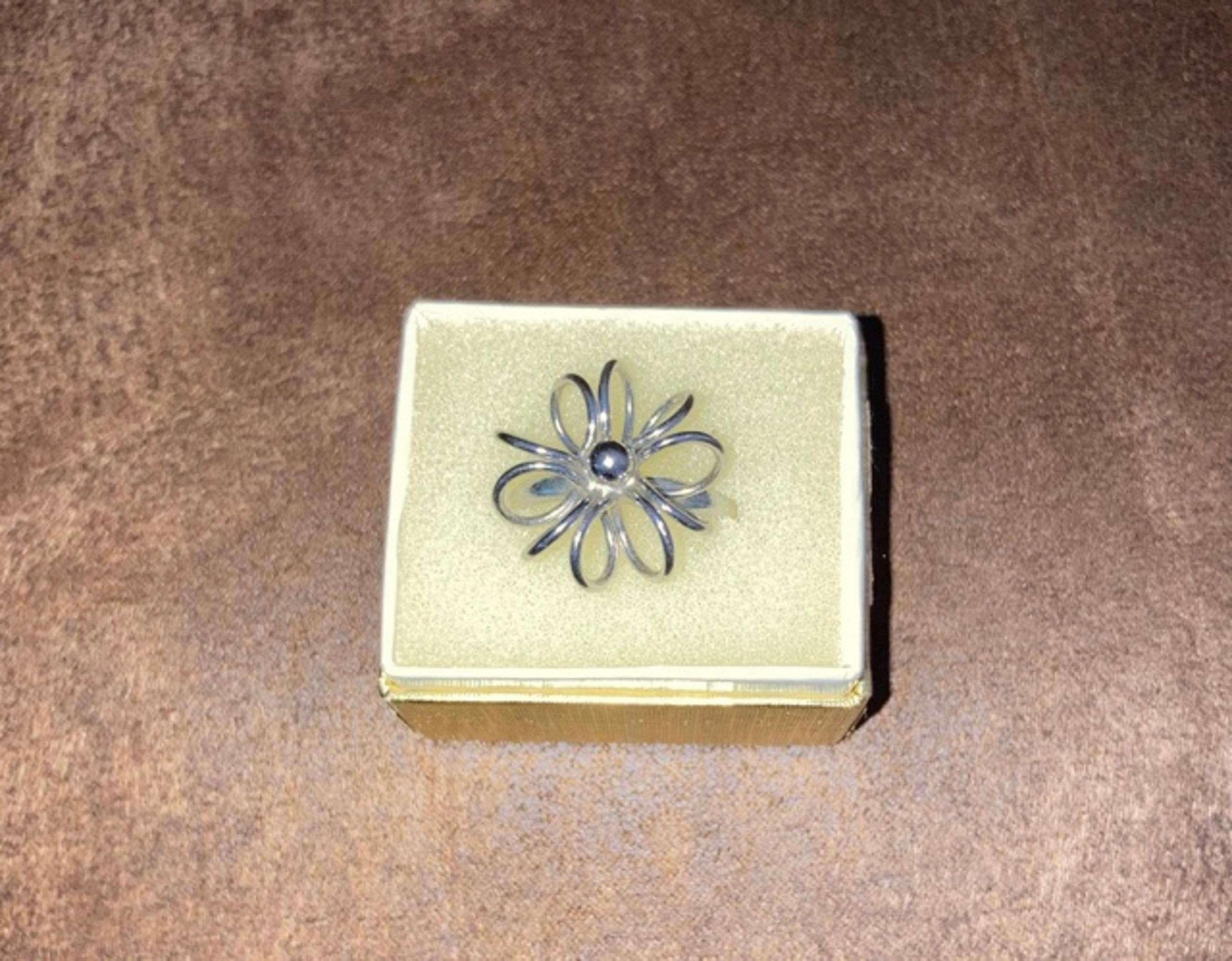 Vintage 1990's Sarah Coventry silver tone ring <3