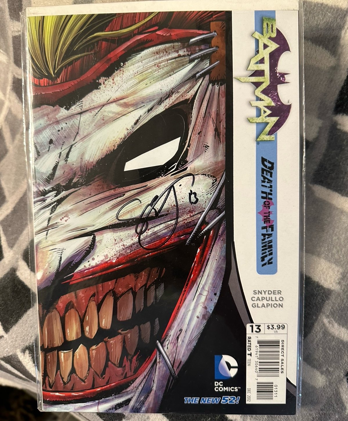 Batman Death of the Family 13 New 52 comic Joker face variant signed