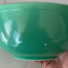 Pyrex mixing bowl in green