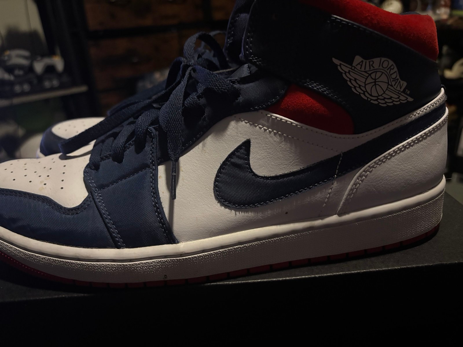 Air Jordan 1 Mid. USA
