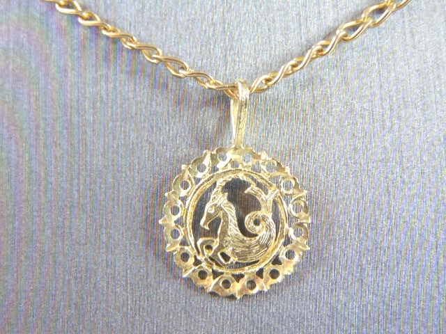 14k Gold Necklace w/ Pendant E1204