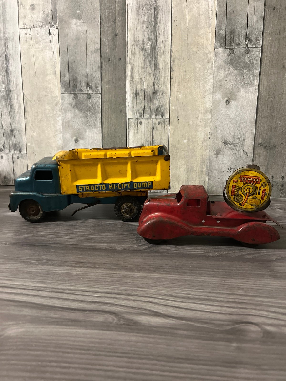 2 Vintage Marx 1/24 Scale Steel Mobile Searchlight and Structo Hi-lift Dump !