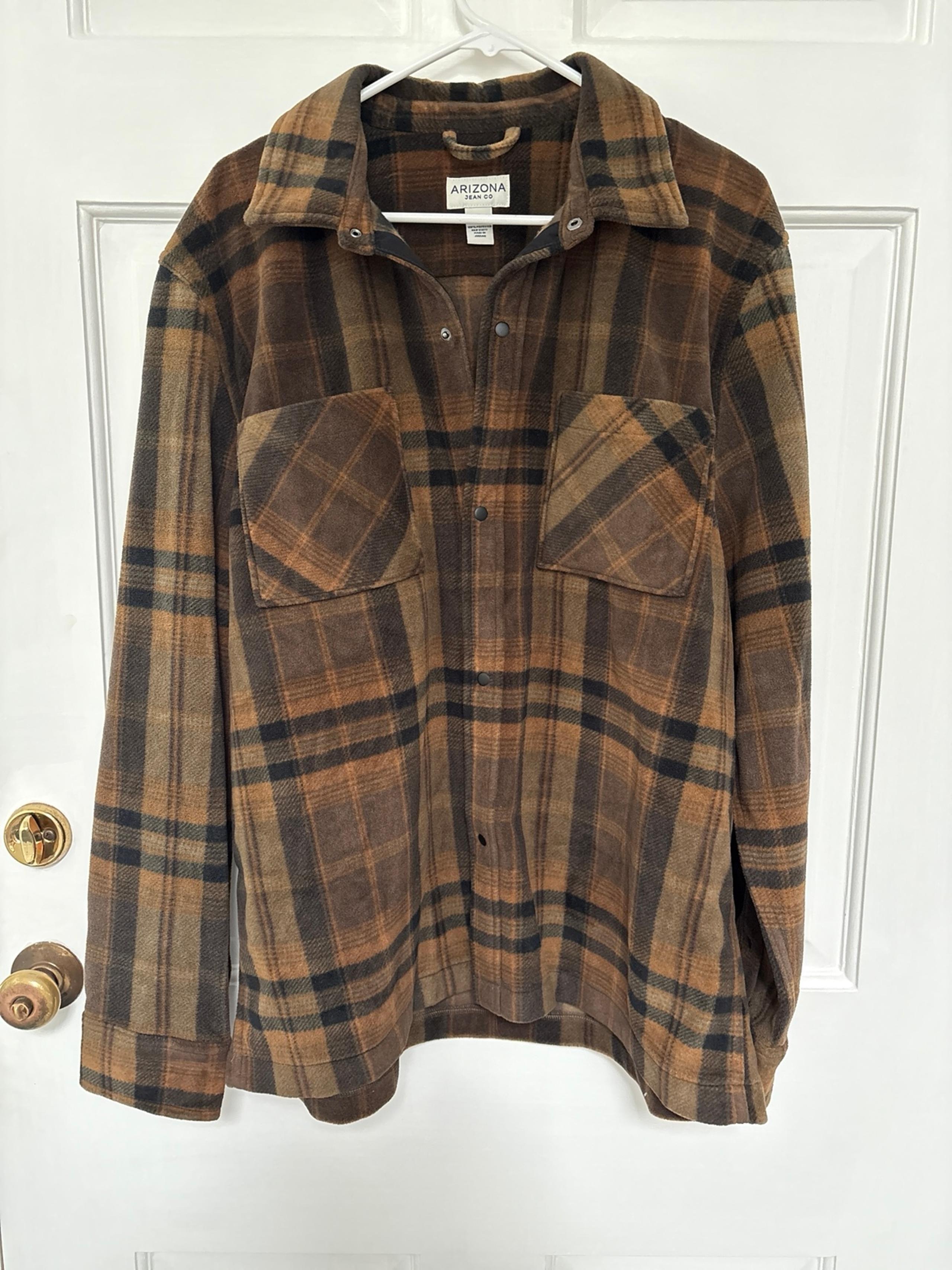 NWT!!  Men’s plaid fleece button up shirt/coat size XL