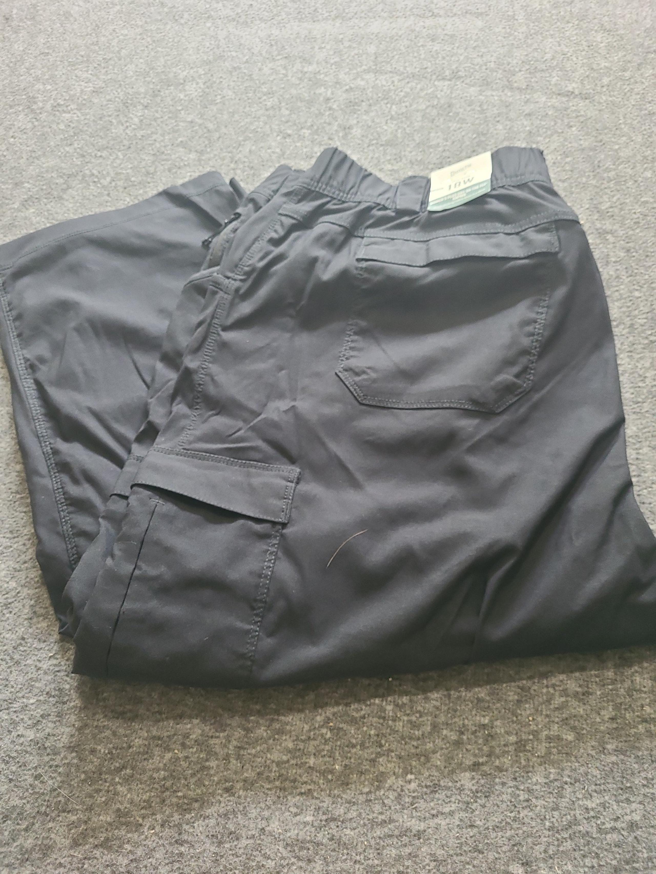 Duluth Womens Black Capris Size 18W, NWT
