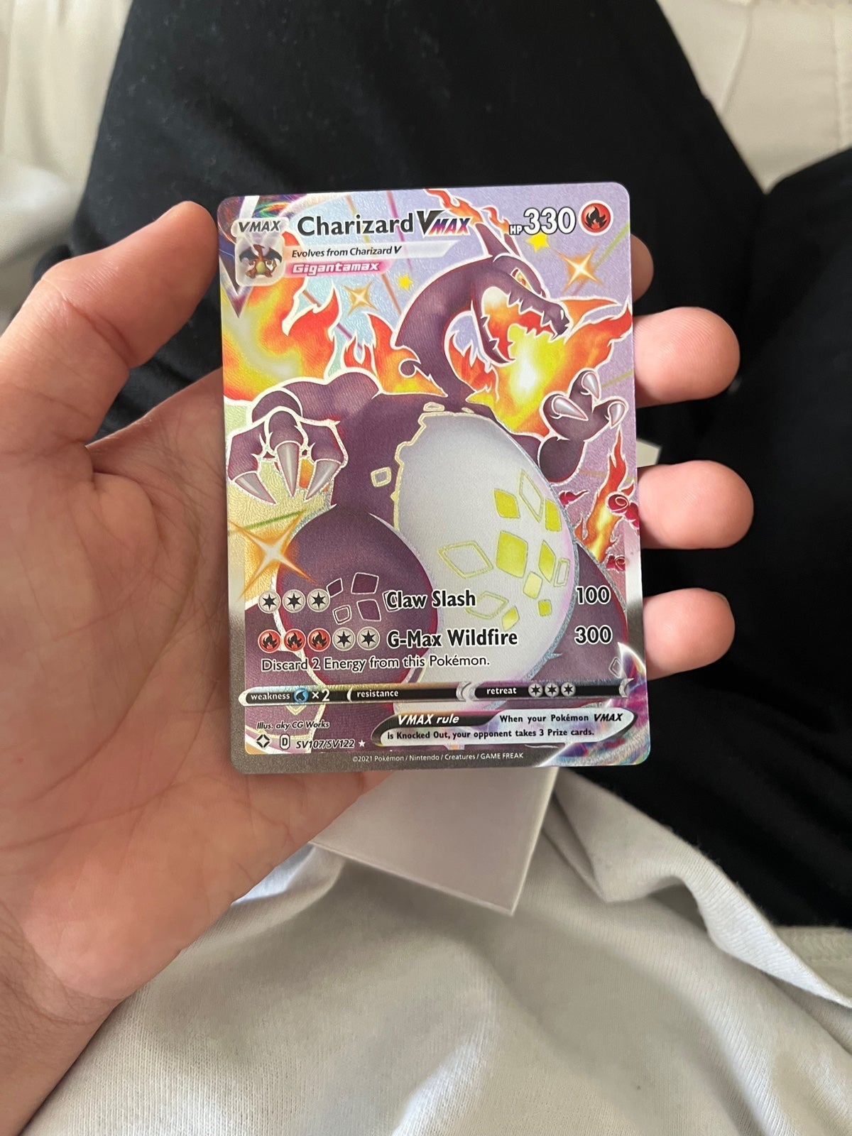 Pokemon Charizard VMAX