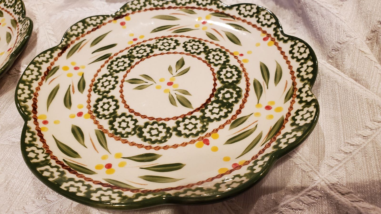 Temptations Old World Green 8 Scalloped Edged Dessert/Lunch Plate Set of 4