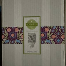 Scentsy Mini wall Warmer Plug In New In Box Doting Dots comes with bulb/wax