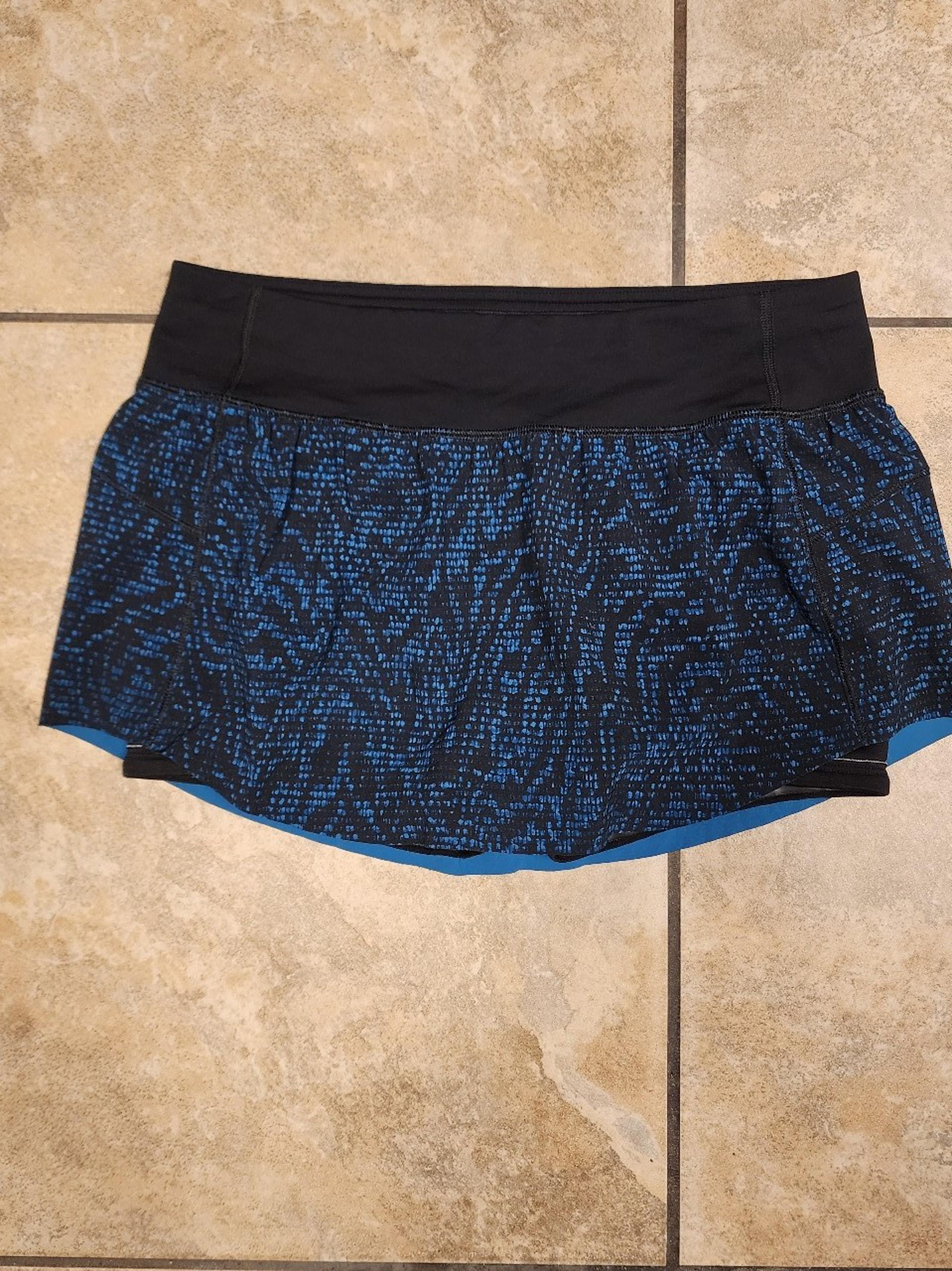 Womens size 6 blue and black Lululemon athletic skirt
