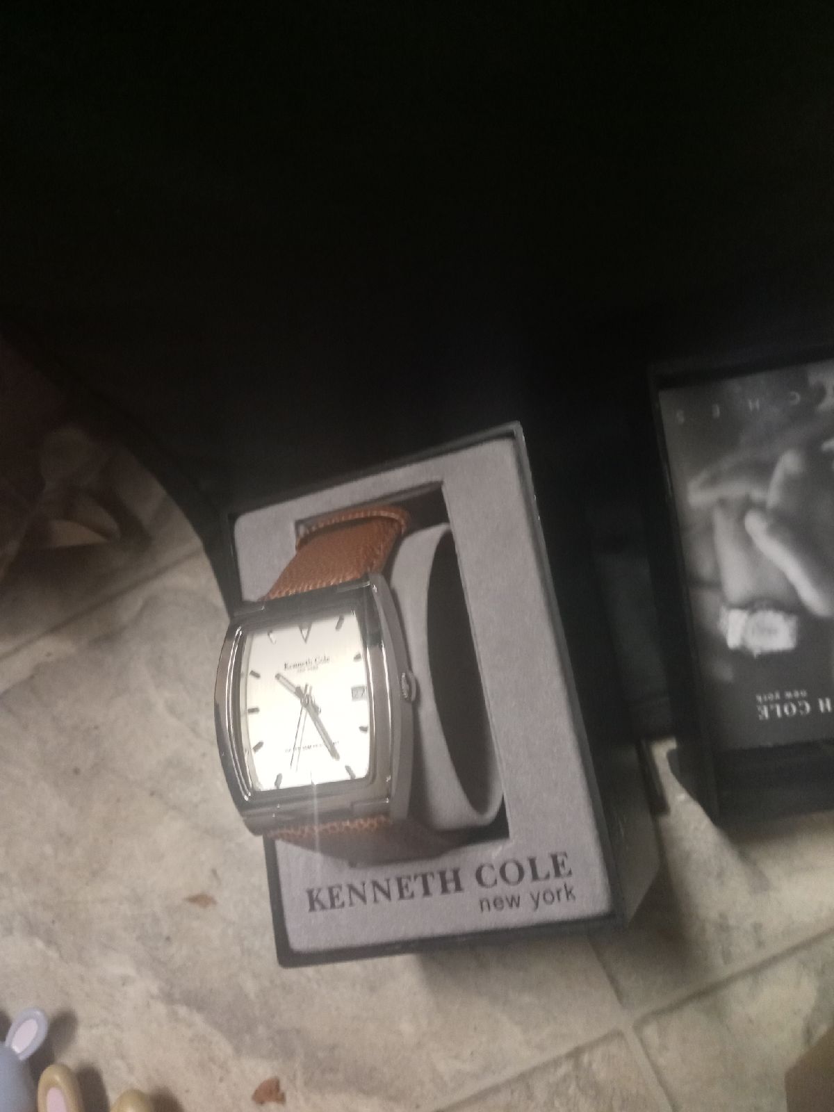 Kenneth cole man watch of newyork needs battery