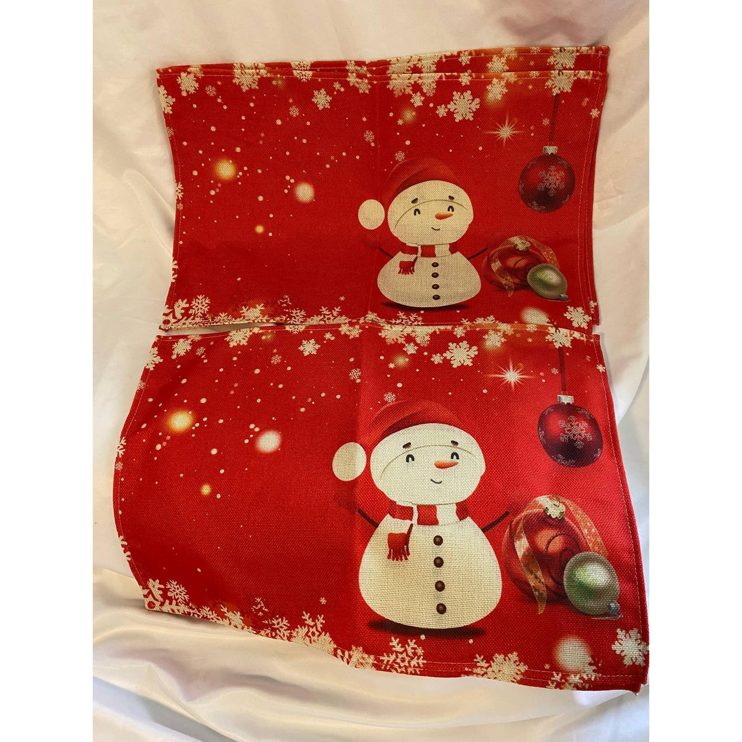 NWT Giphan Christmas placemats (4)  red/cream 18X12,    B362
