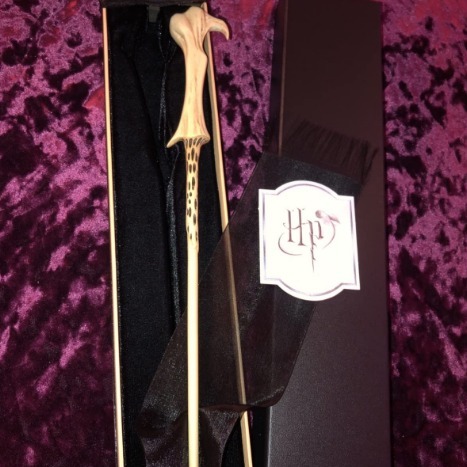 Harry Potter Lord Voldemort's Wand in Ollivander's Box