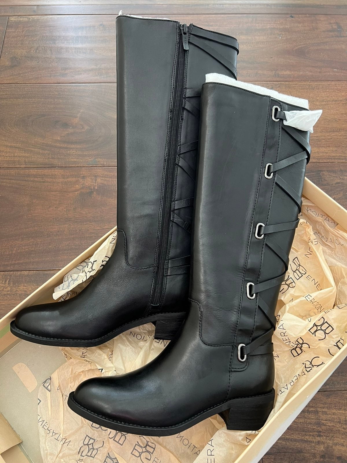 Brand New Women’s BCBG Leather Boots Size 6 Black