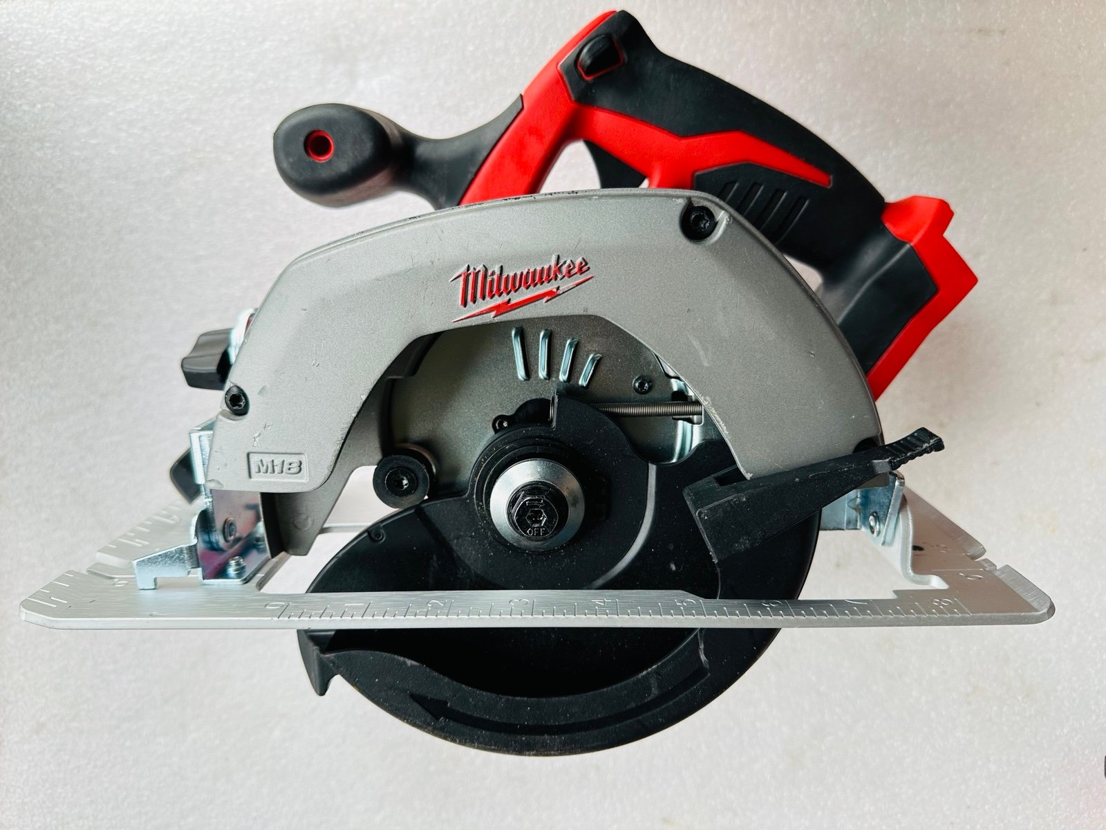 Milwaukee M18 2630-20 Circular Saw - Red (Tool-Only)